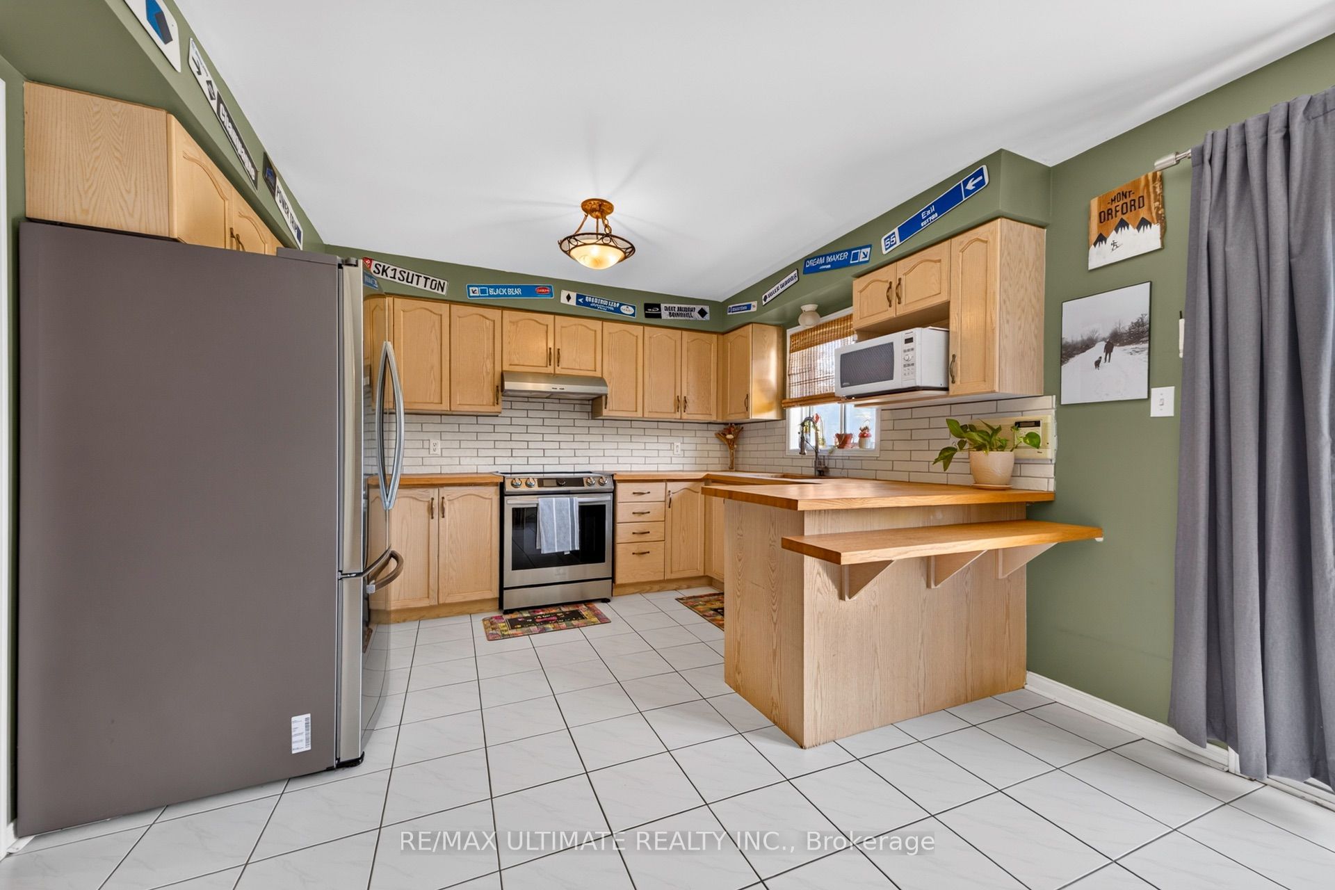 96 Cresthaven Road Property Photo 8