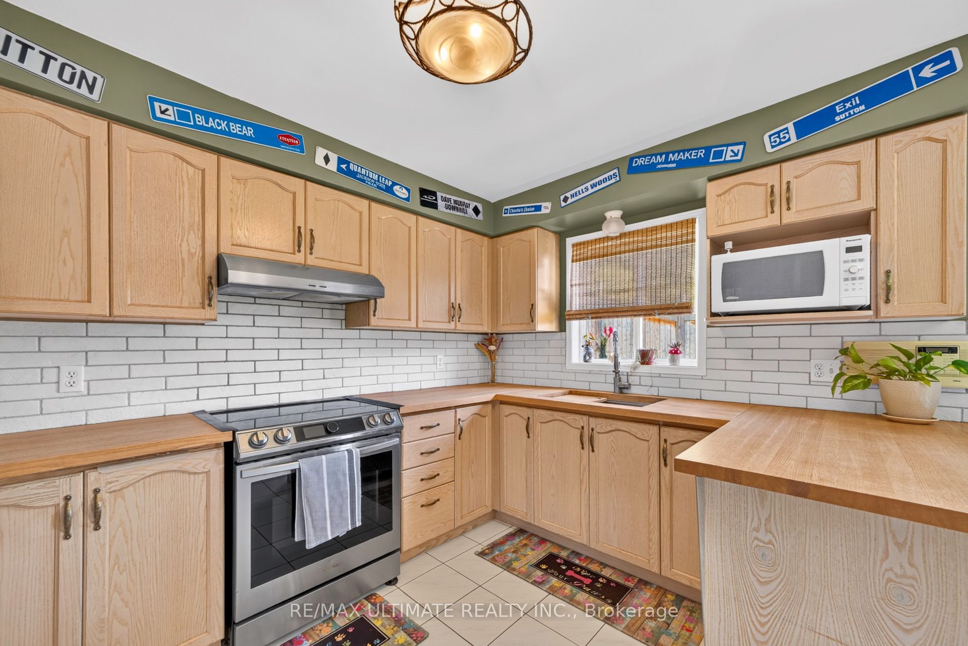 96 Cresthaven Road Property Photo 11