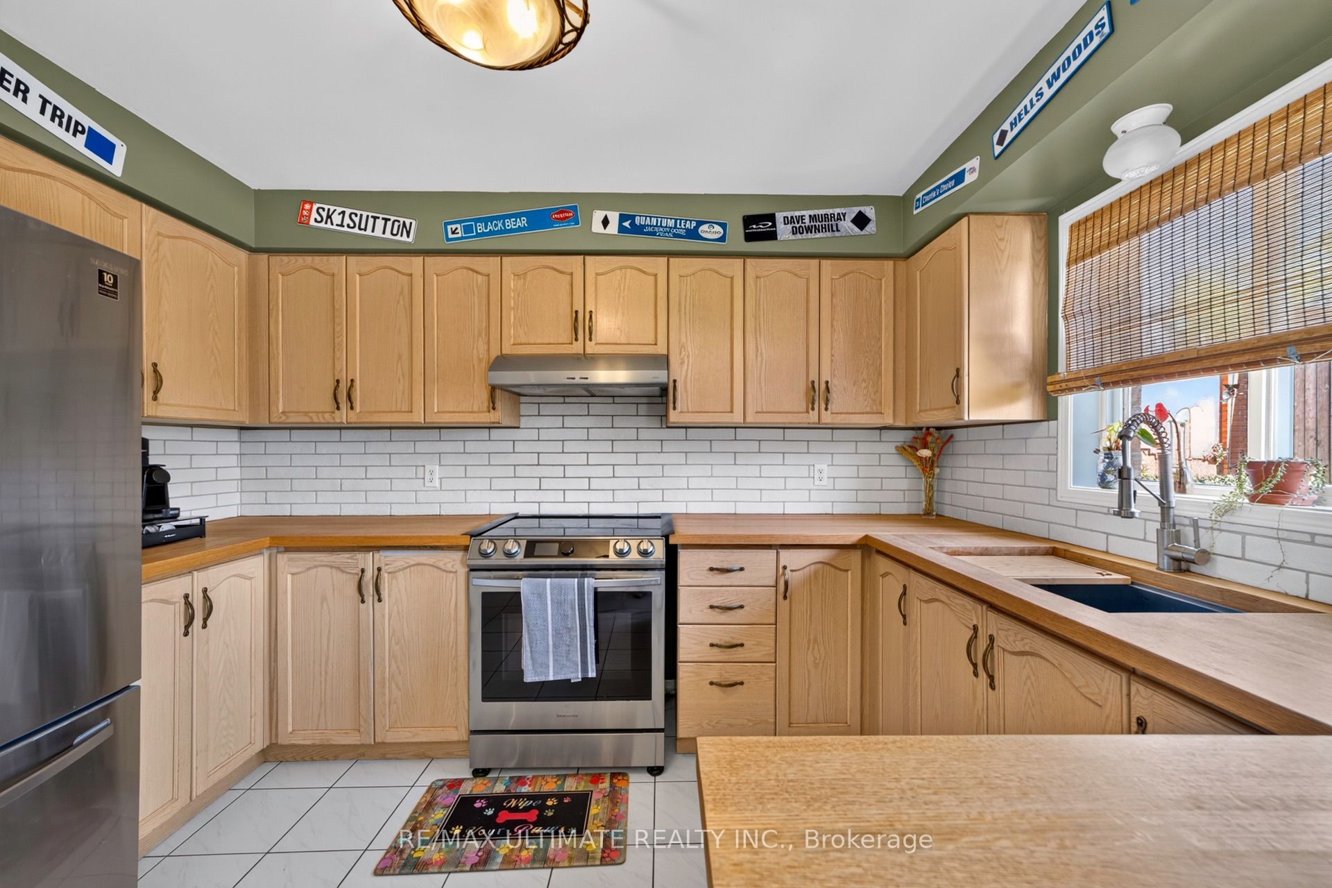 96 Cresthaven Road Property Photo 12