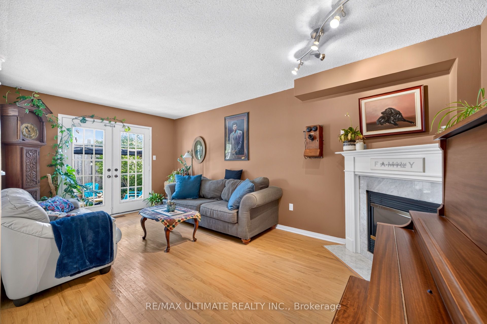 96 Cresthaven Road Property Photo 15