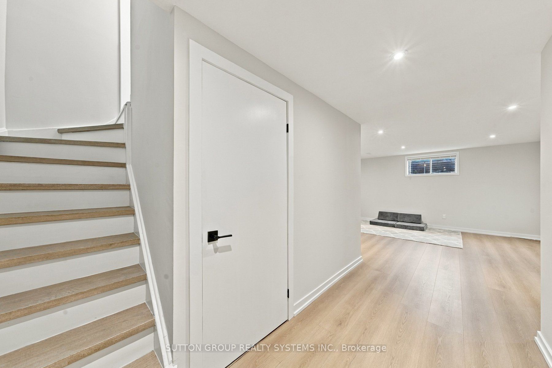 2250 Munn's Avenue Property Photo 23