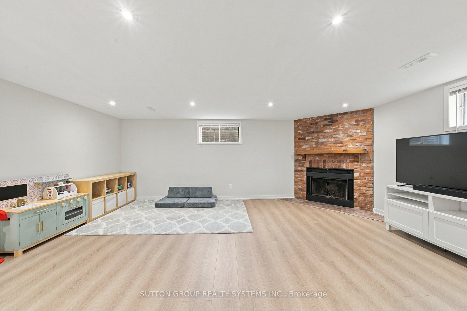 2250 Munn's Avenue Property Photo 24