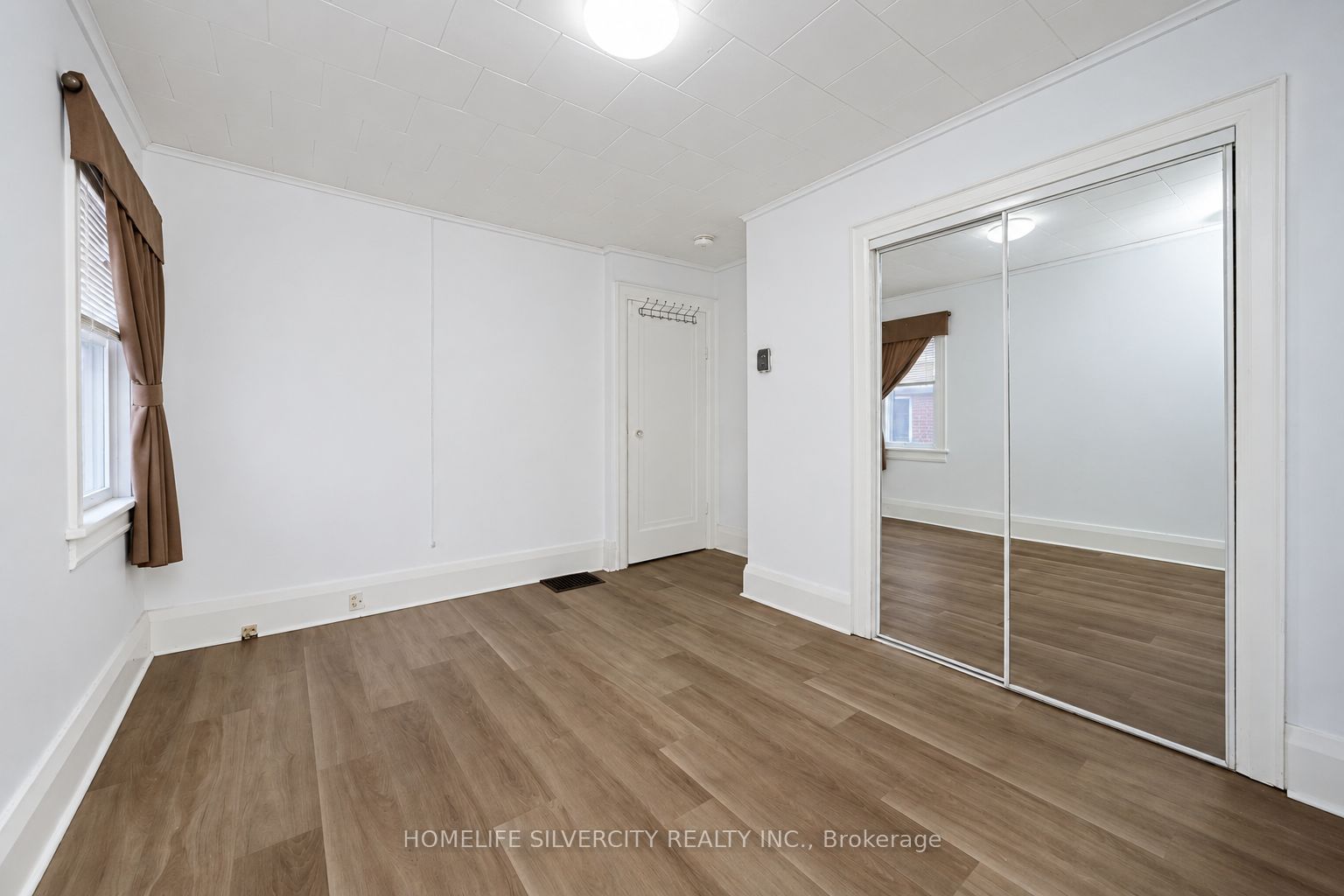 30 Woodward Avenue Property Photo 6