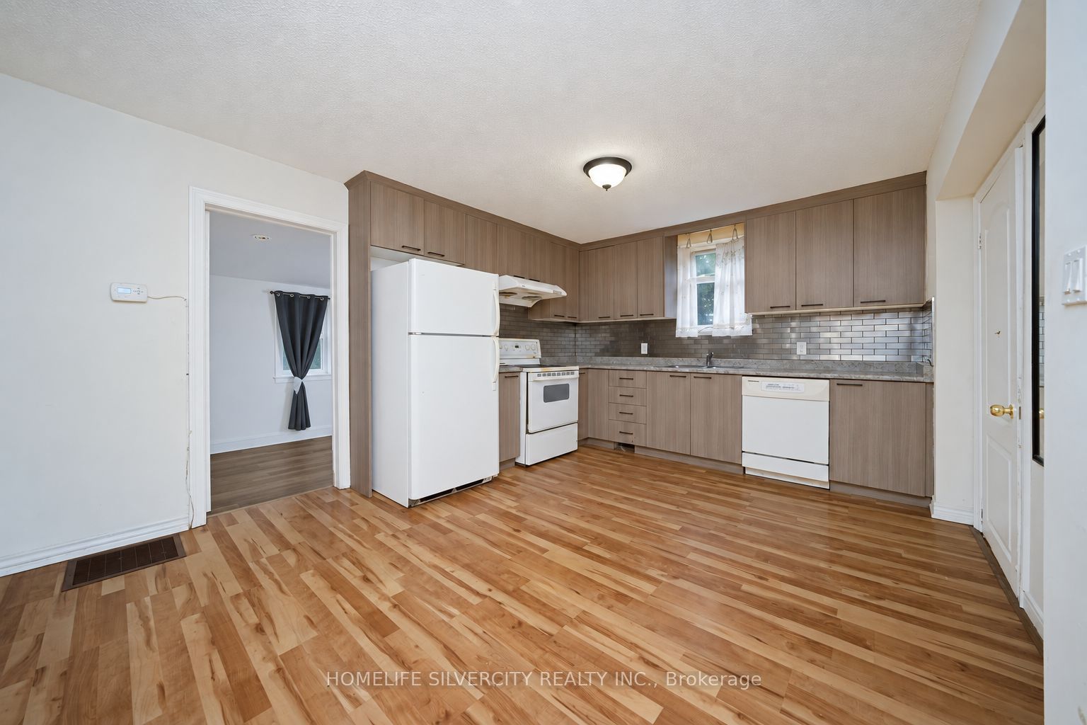30 Woodward Avenue Property Photo 8