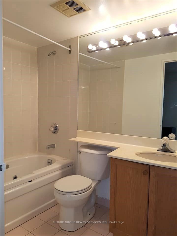 55 Elm Drive W 1008 Property Photo 7