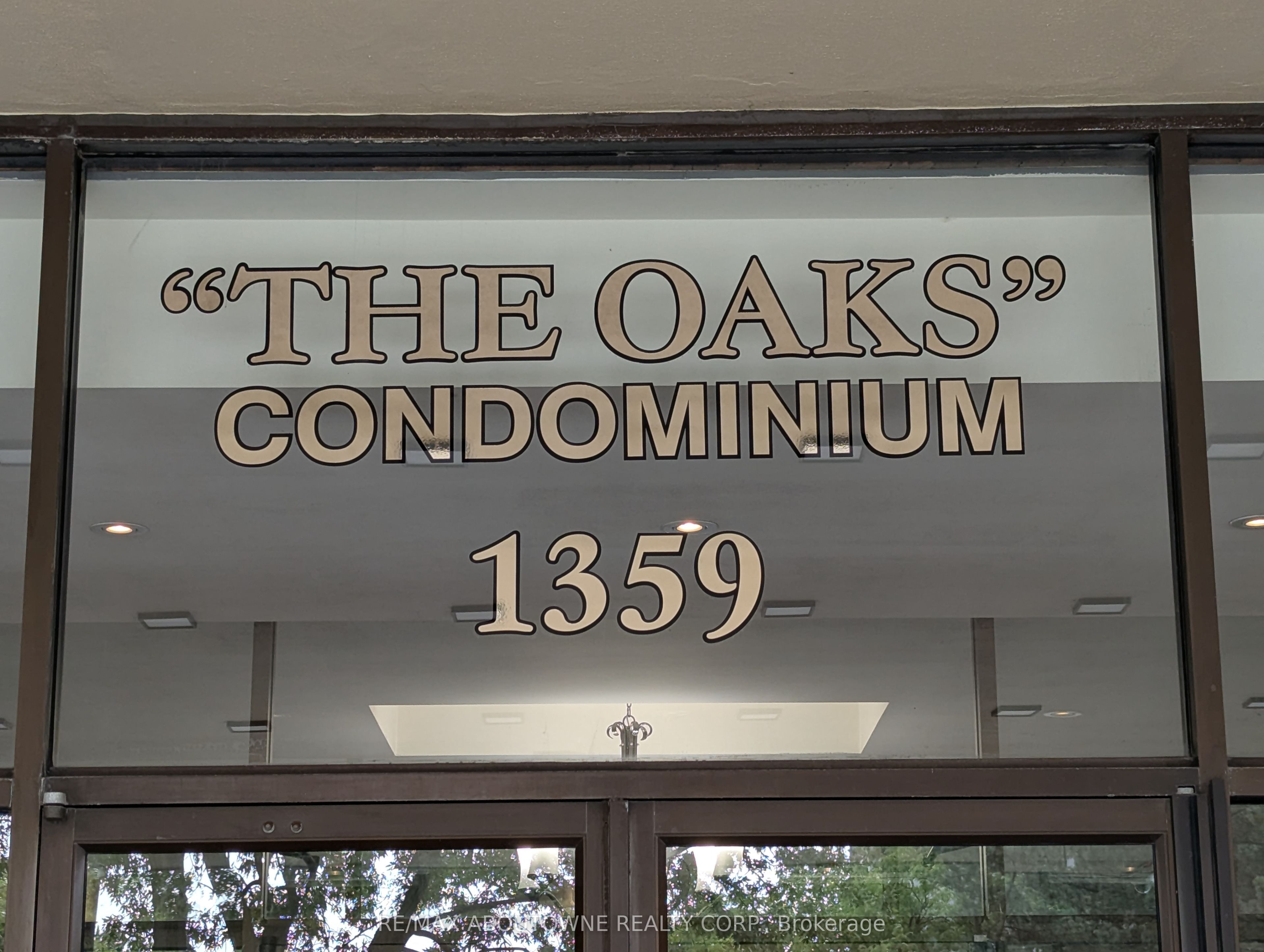 1359 White Oaks Boulevard 306 Property Photo 3