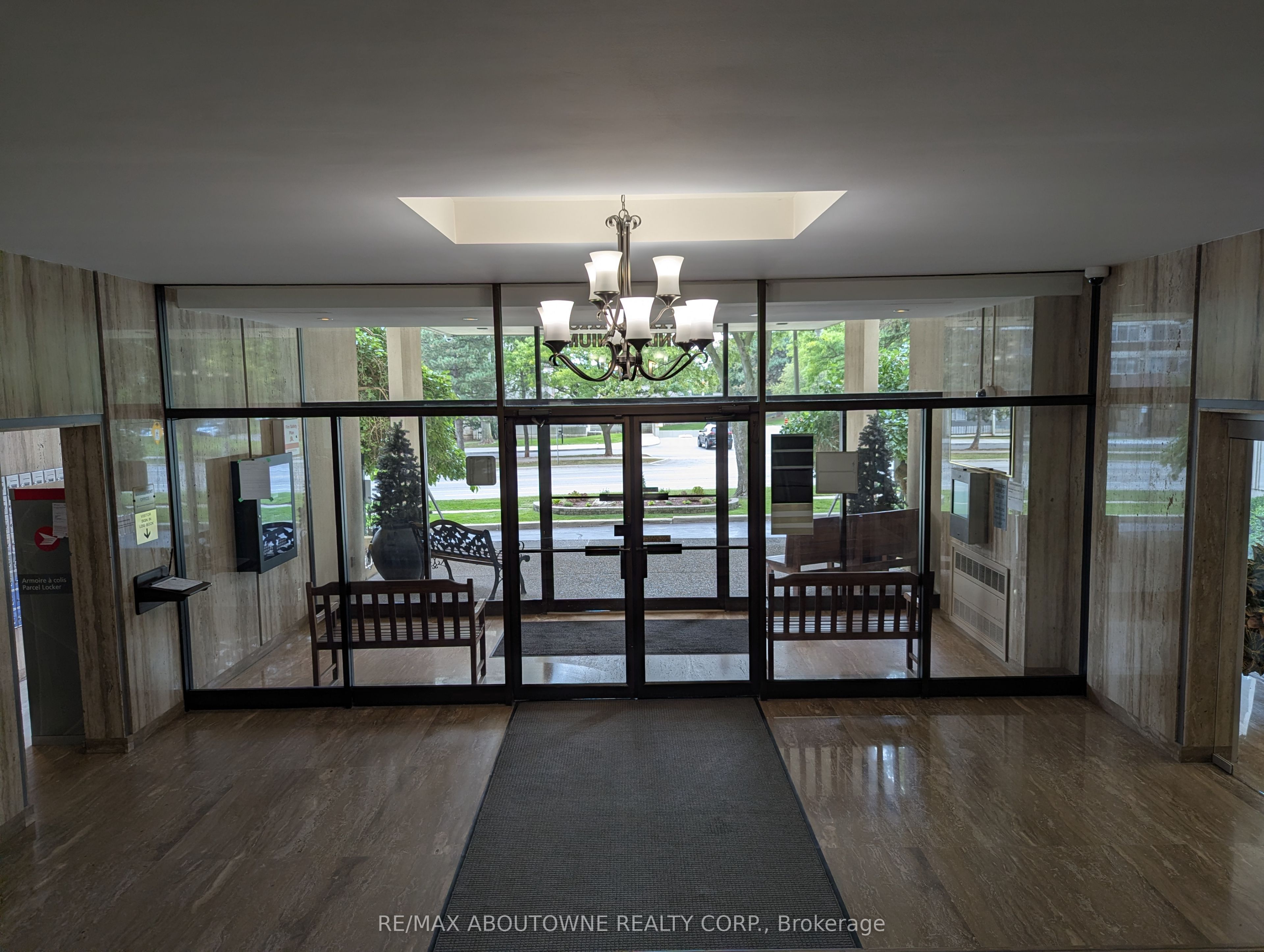 1359 White Oaks Boulevard 306 Property Photo 4