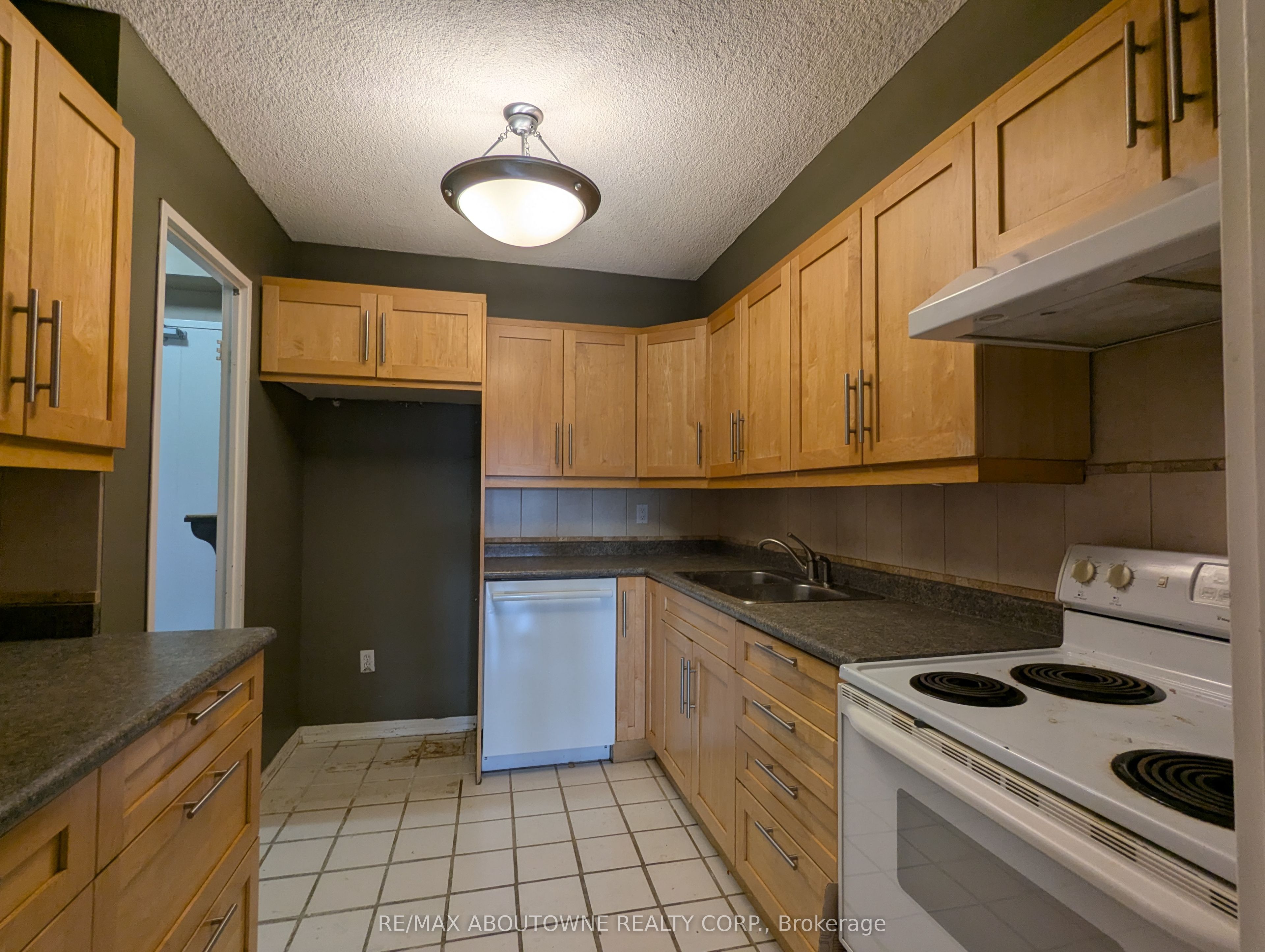 1359 White Oaks Boulevard 306 Property Photo 10