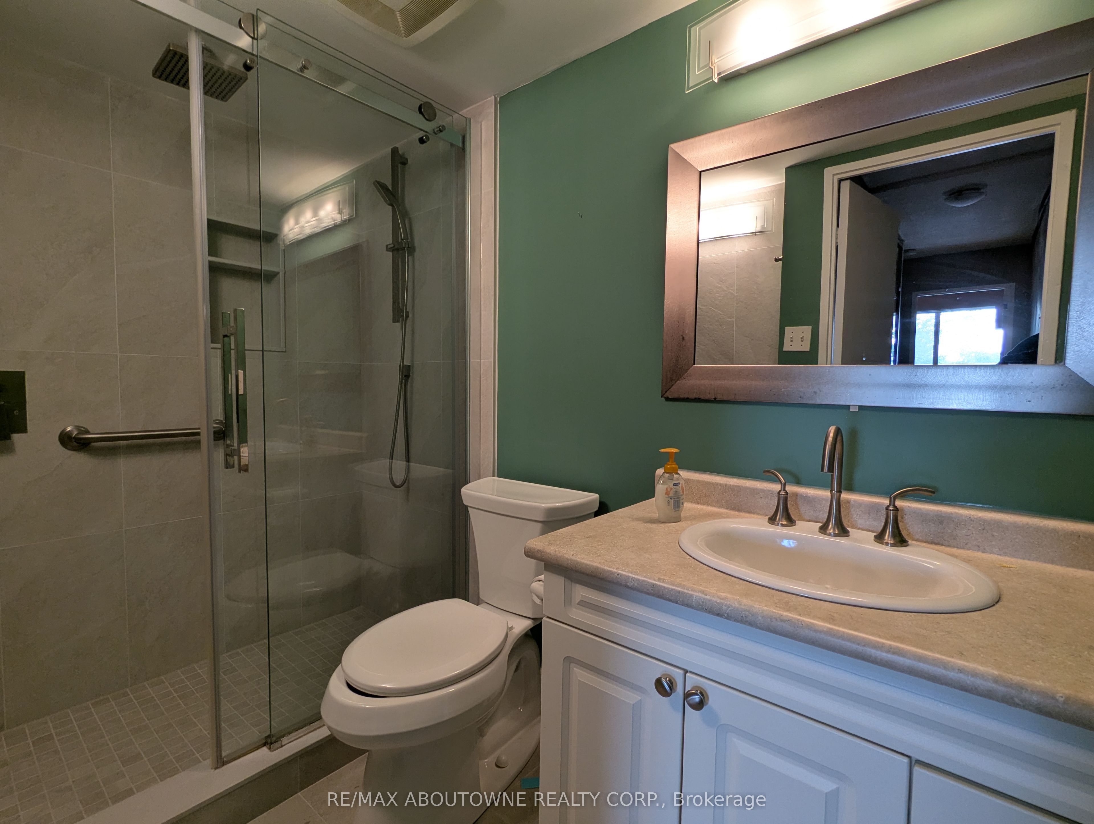 1359 White Oaks Boulevard 306 Property Photo 11