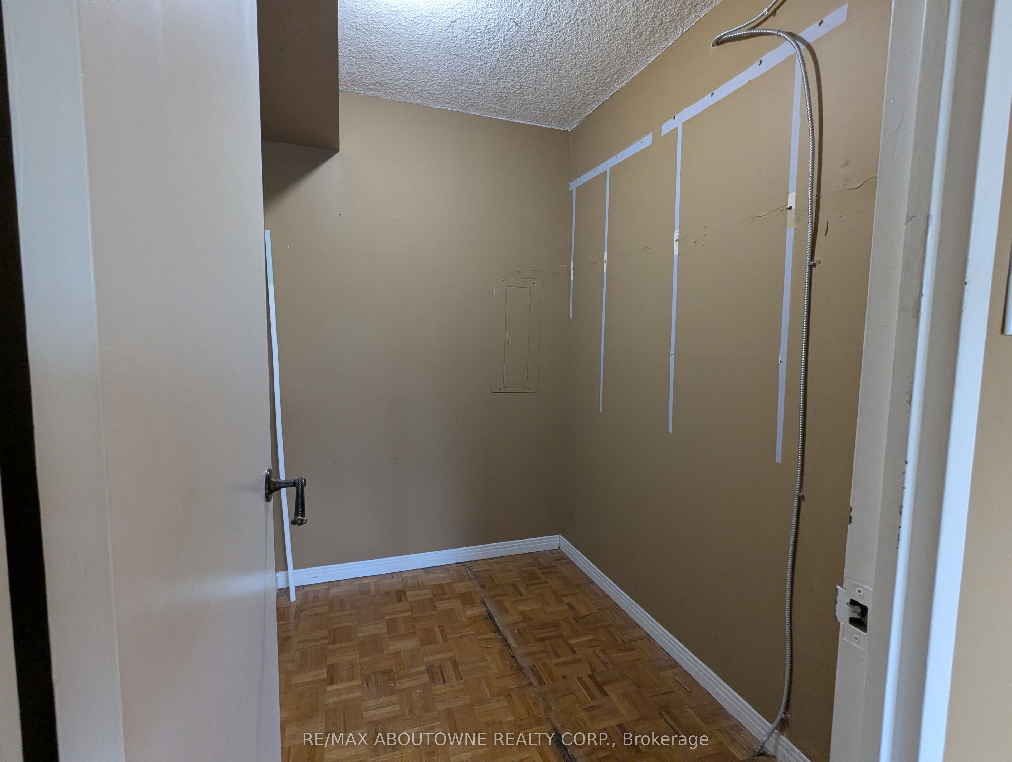 1359 White Oaks Boulevard 306 Property Photo 14