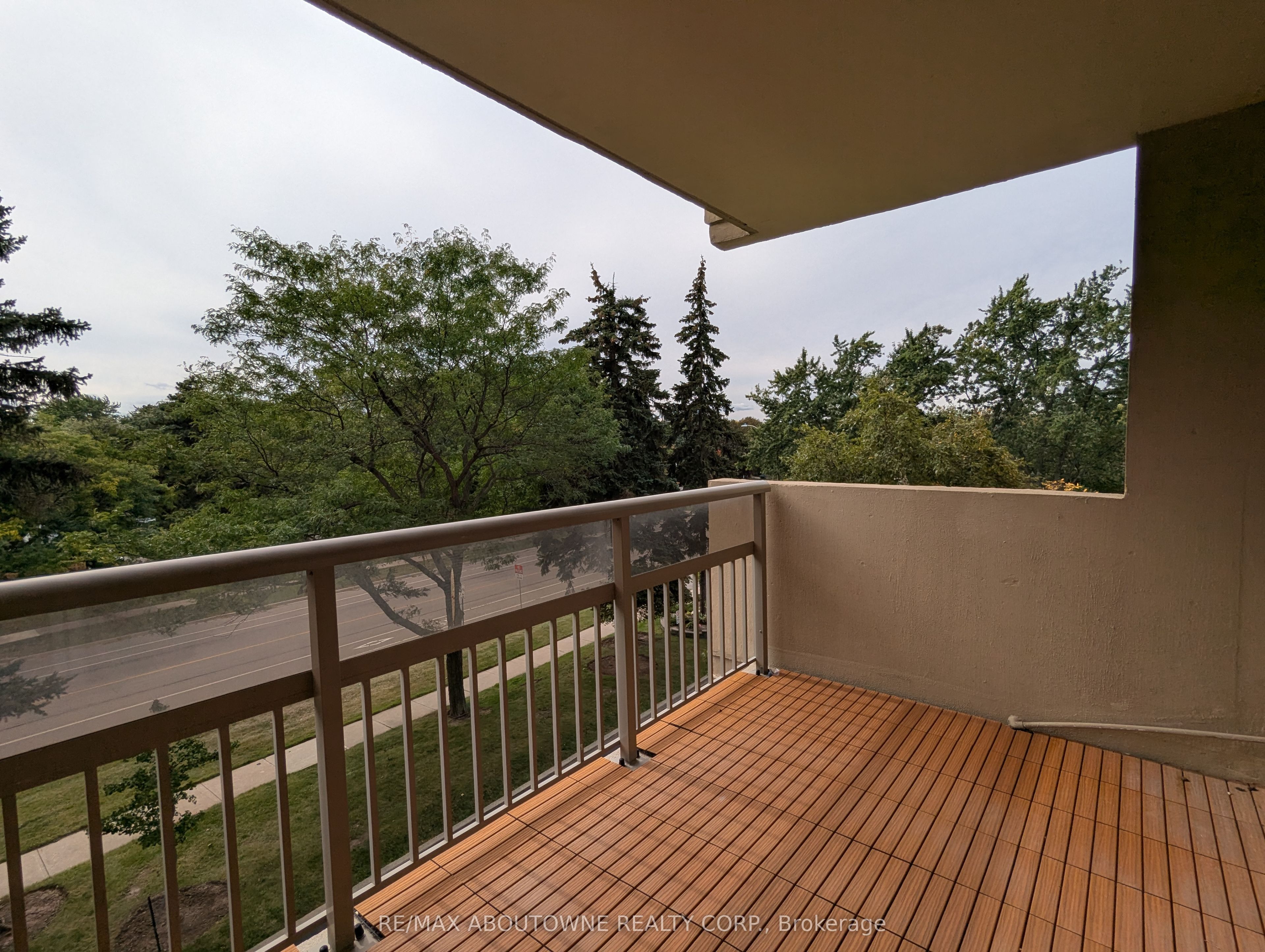 1359 White Oaks Boulevard 306 Property Photo 20