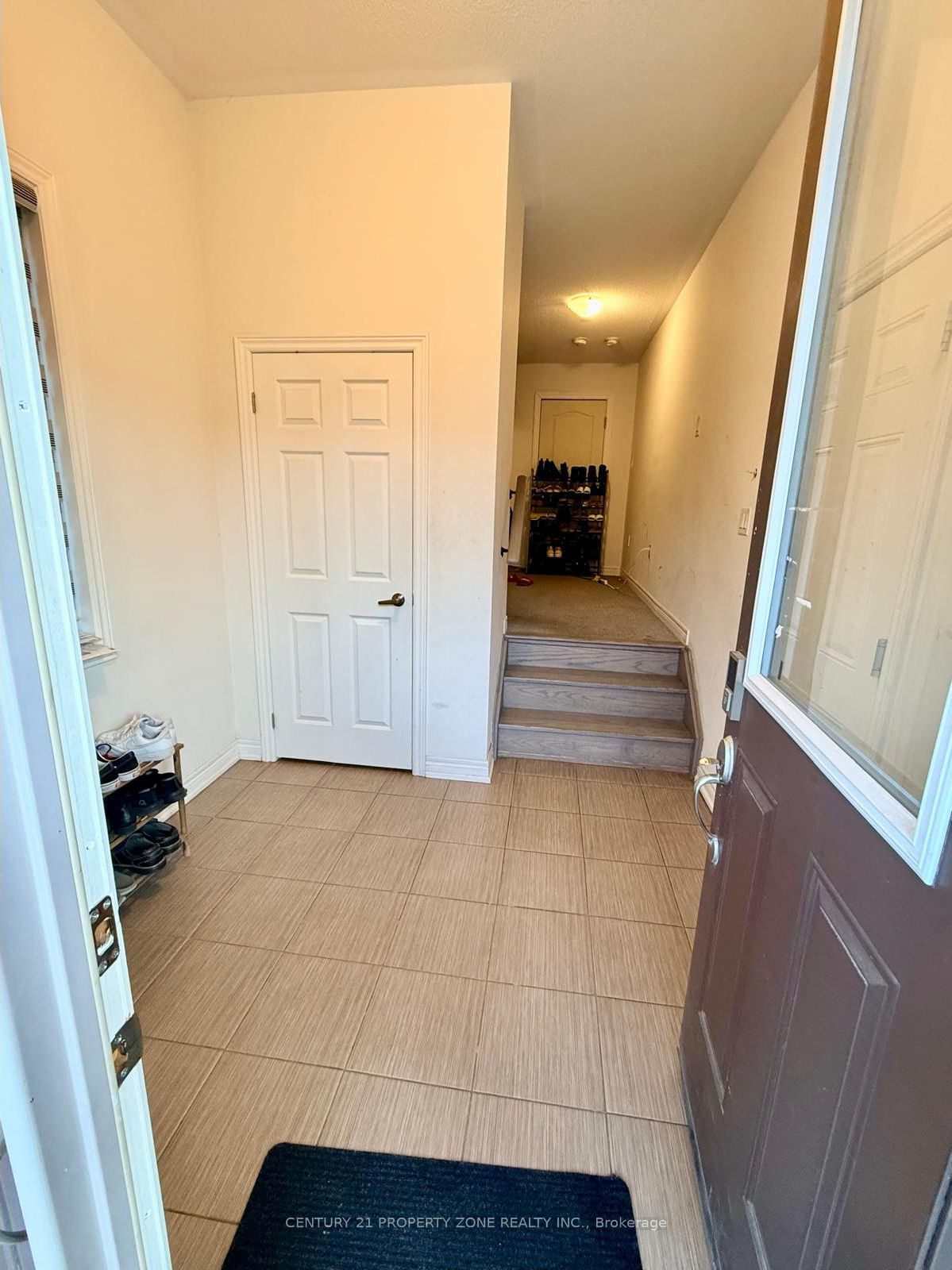 31 Hashmi Place Main/upper Property Photo 3