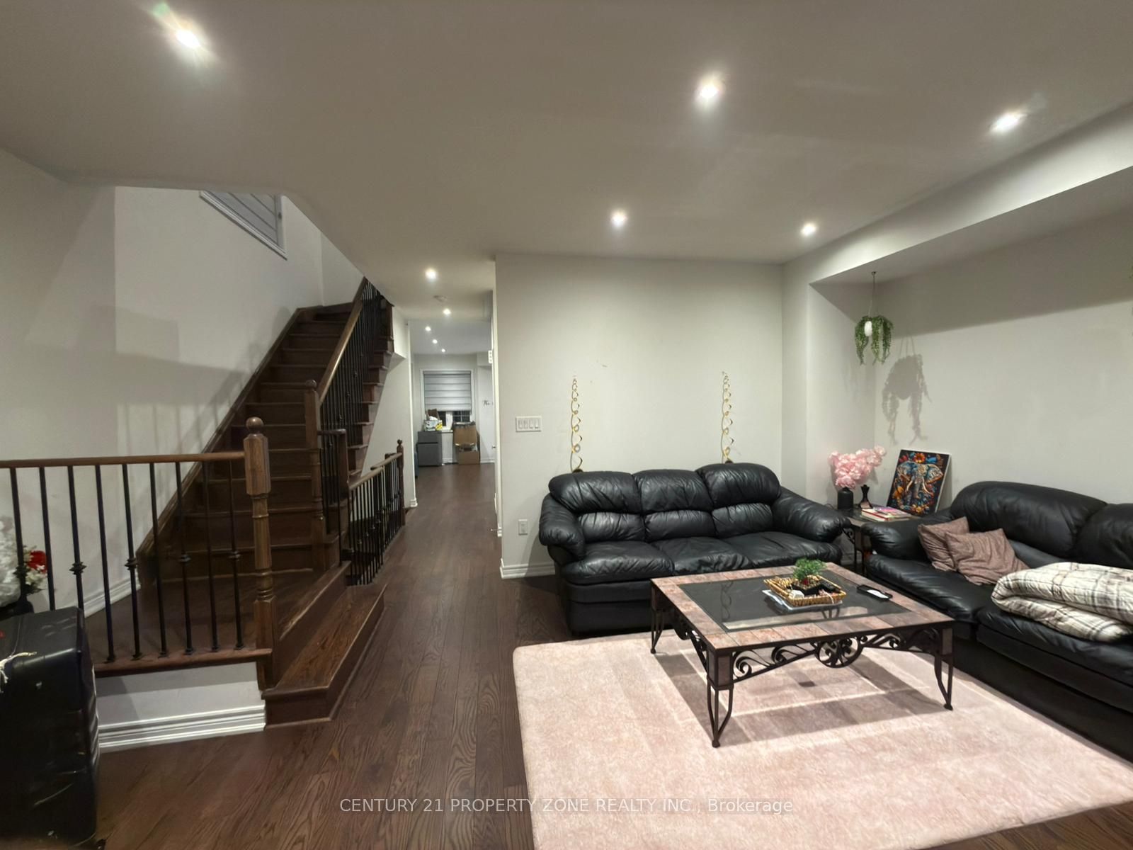 31 Hashmi Place Main/upper Property Photo 8