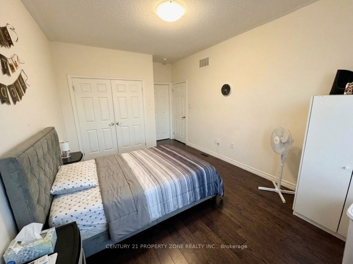 31 Hashmi Place Main/upper Property Photo 12