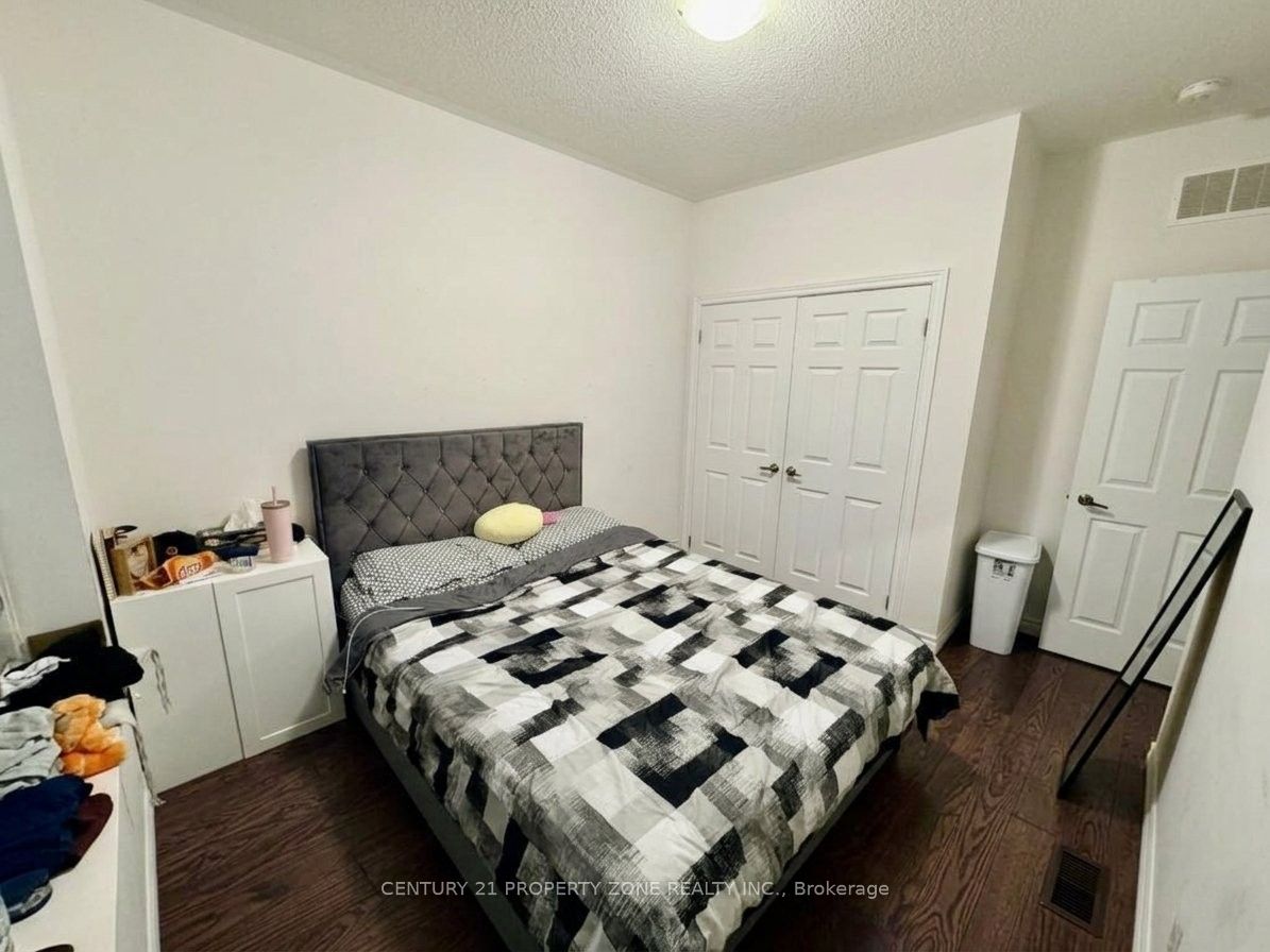 31 Hashmi Place Main/upper Property Photo 13