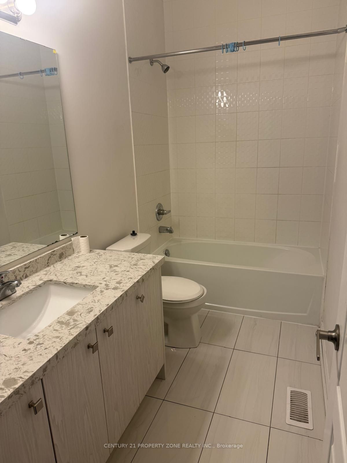 31 Hashmi Place Main/upper Property Photo 17