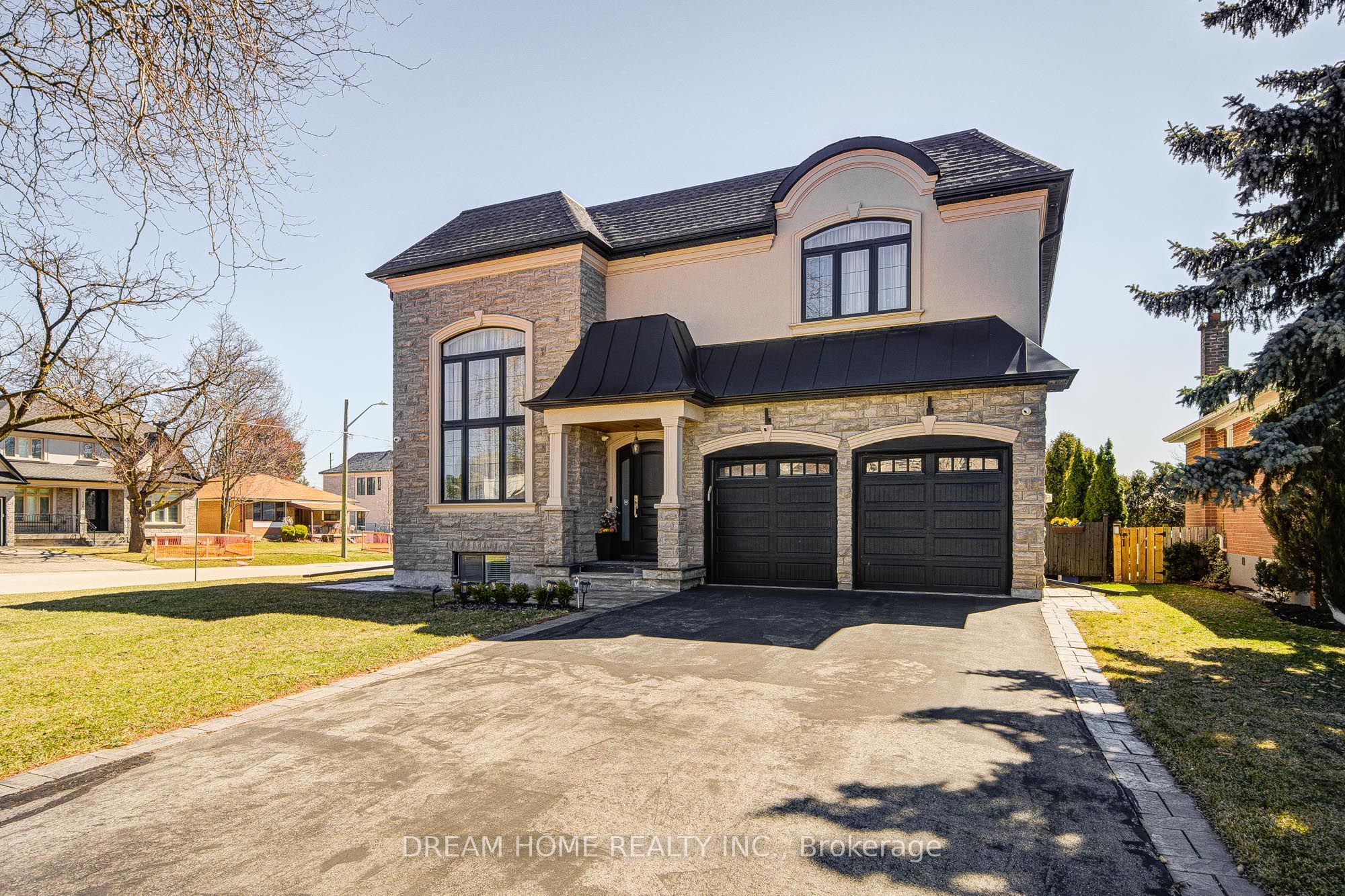 476 Tennyson Drive Property Photo 3