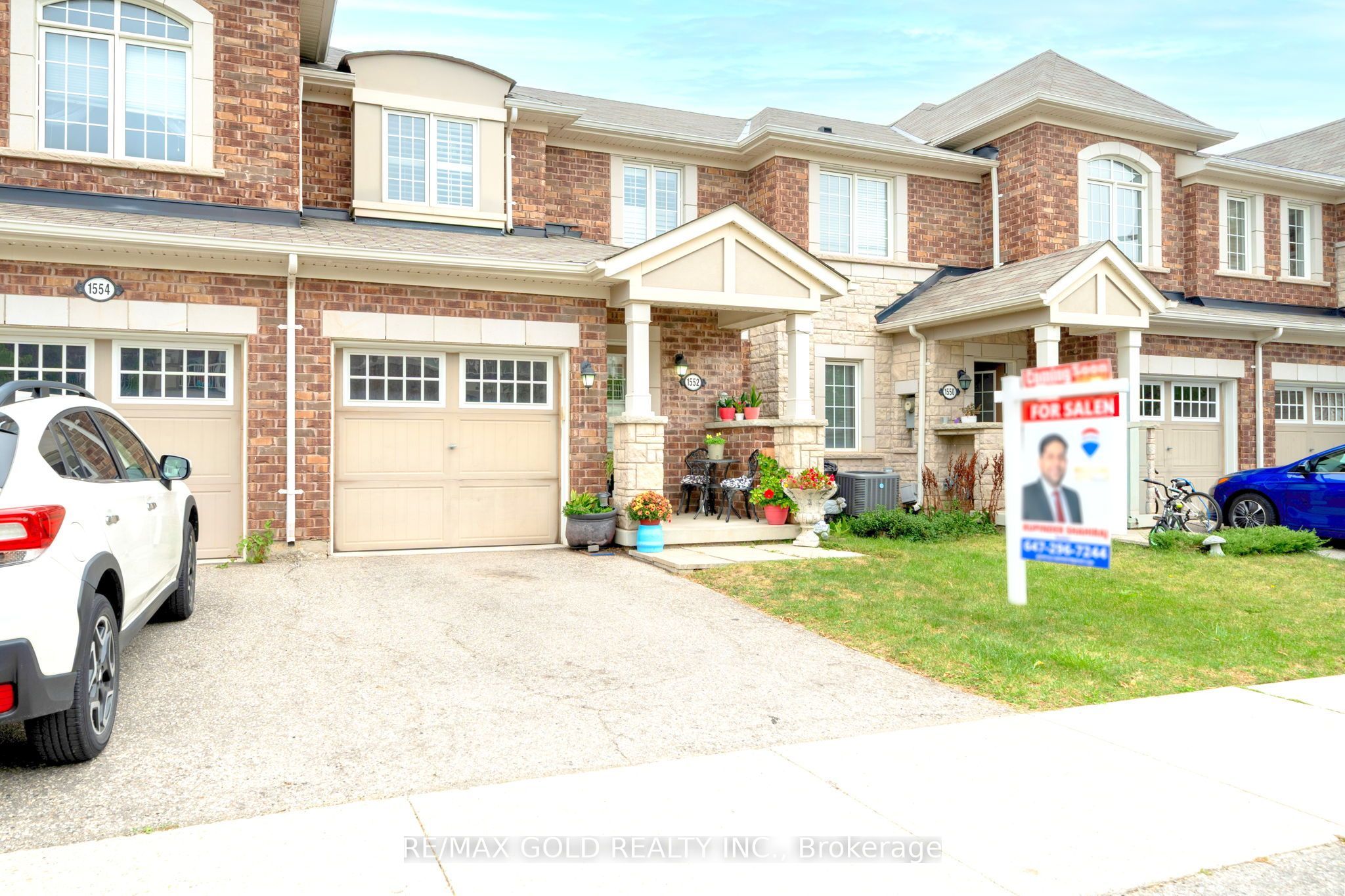 1552 Gainer Crescent Property Photo 2