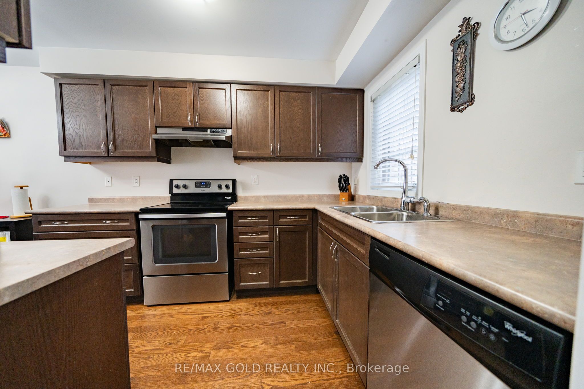 1552 Gainer Crescent Property Photo 6