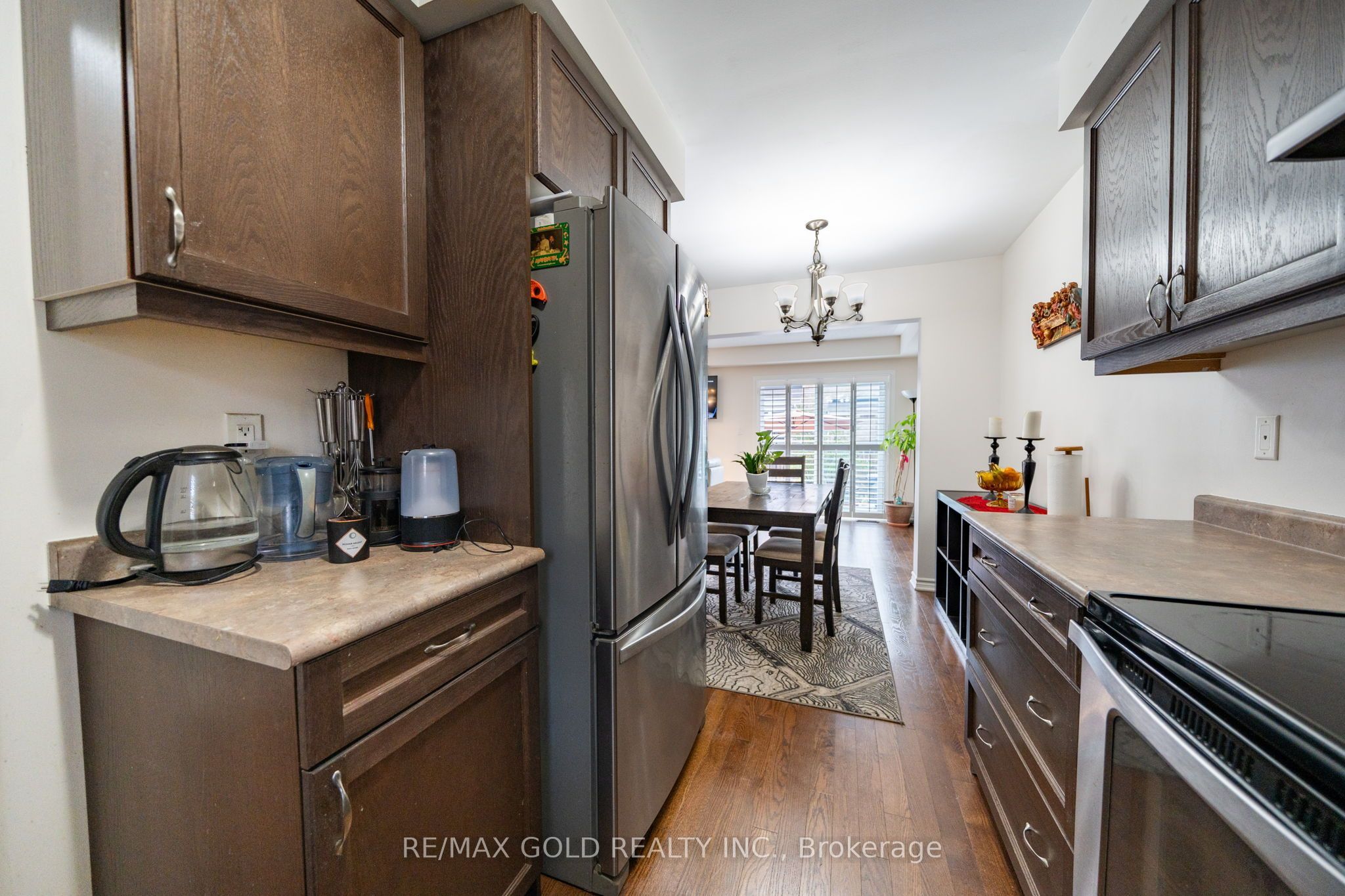 1552 Gainer Crescent Property Photo 7