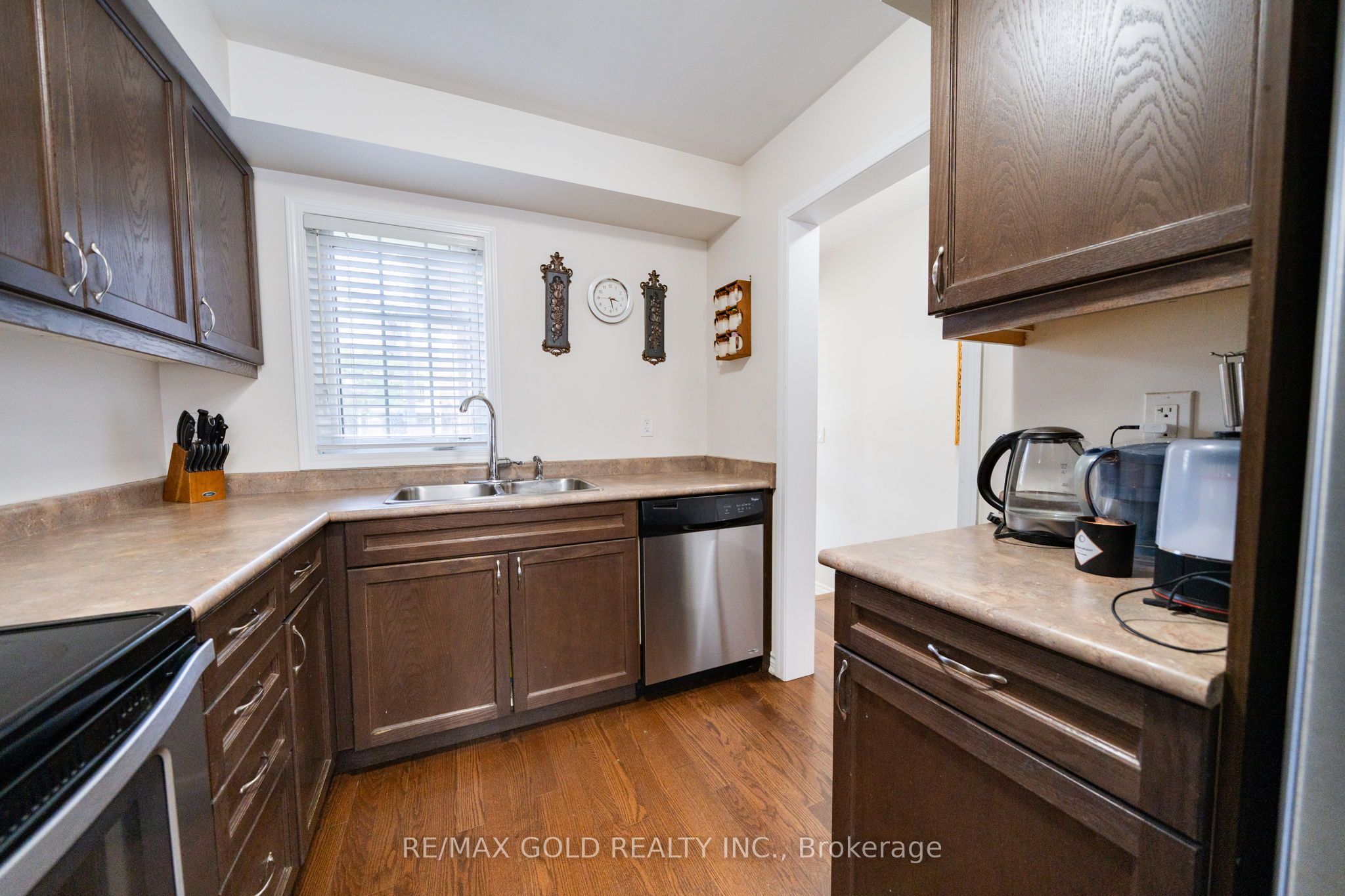 1552 Gainer Crescent Property Photo 8