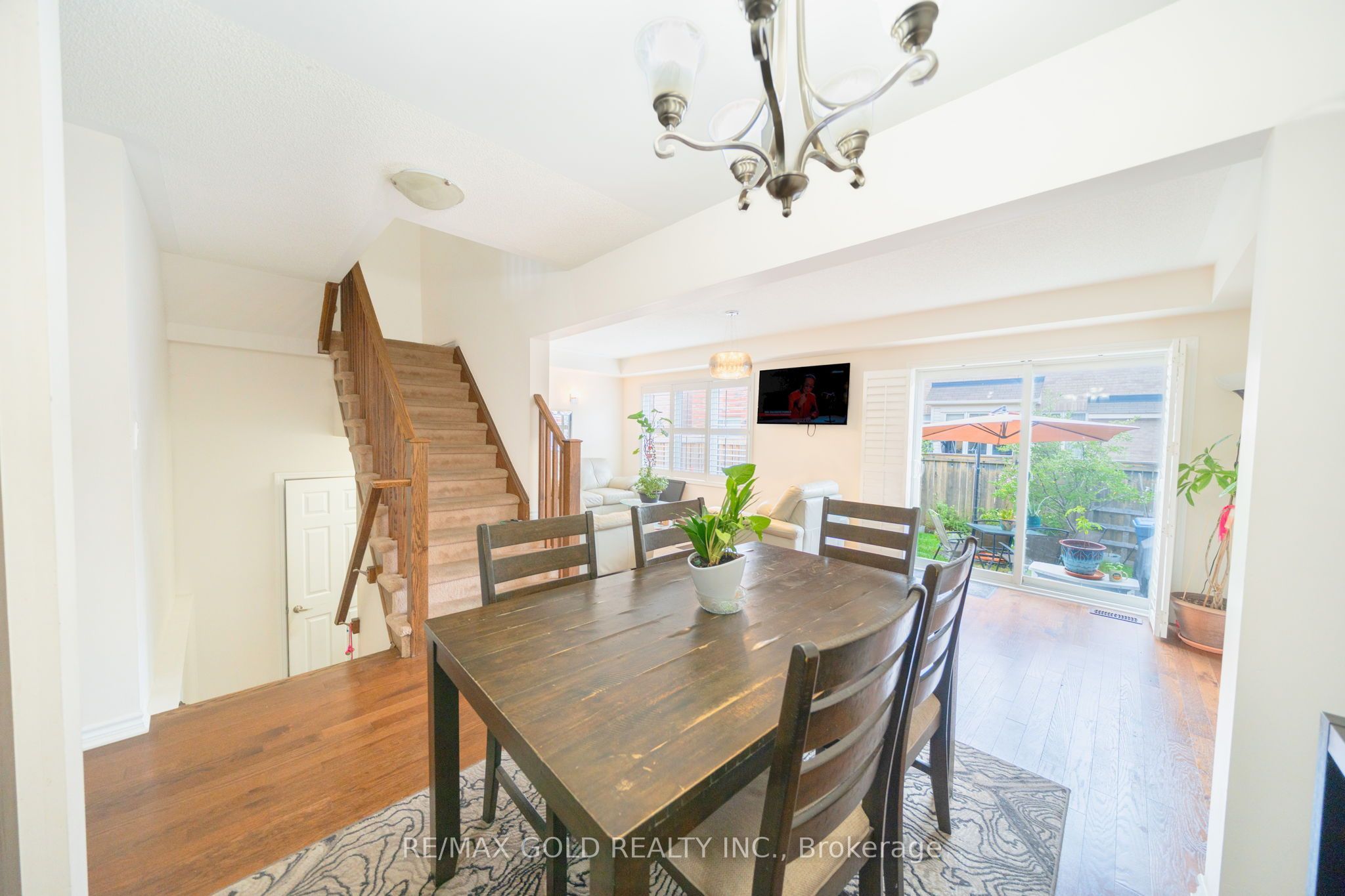 1552 Gainer Crescent Property Photo 12