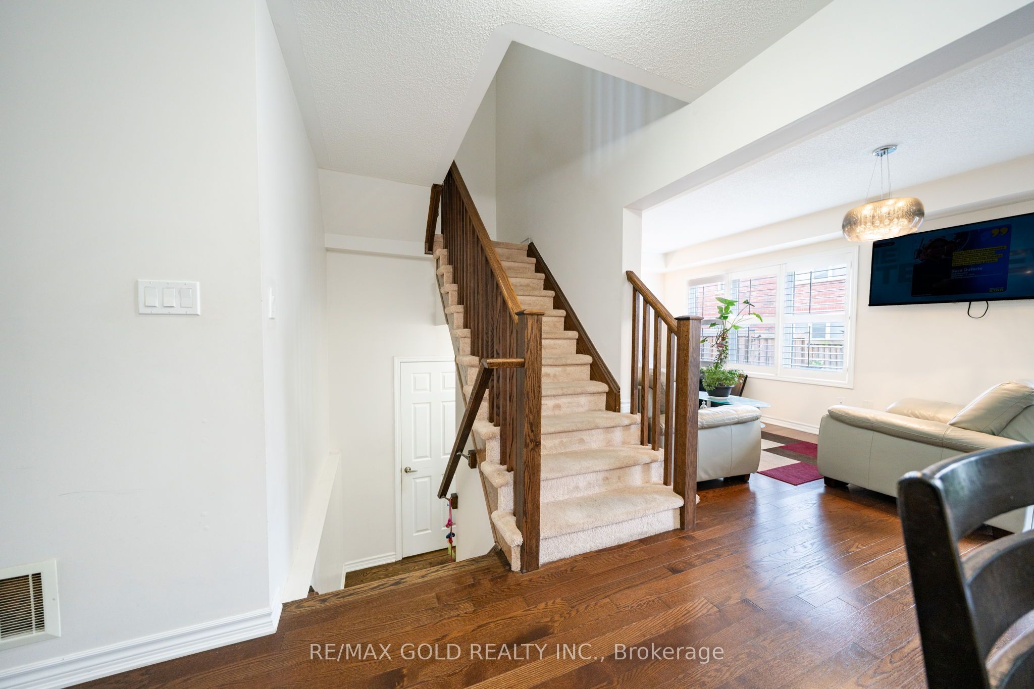 1552 Gainer Crescent Property Photo 17