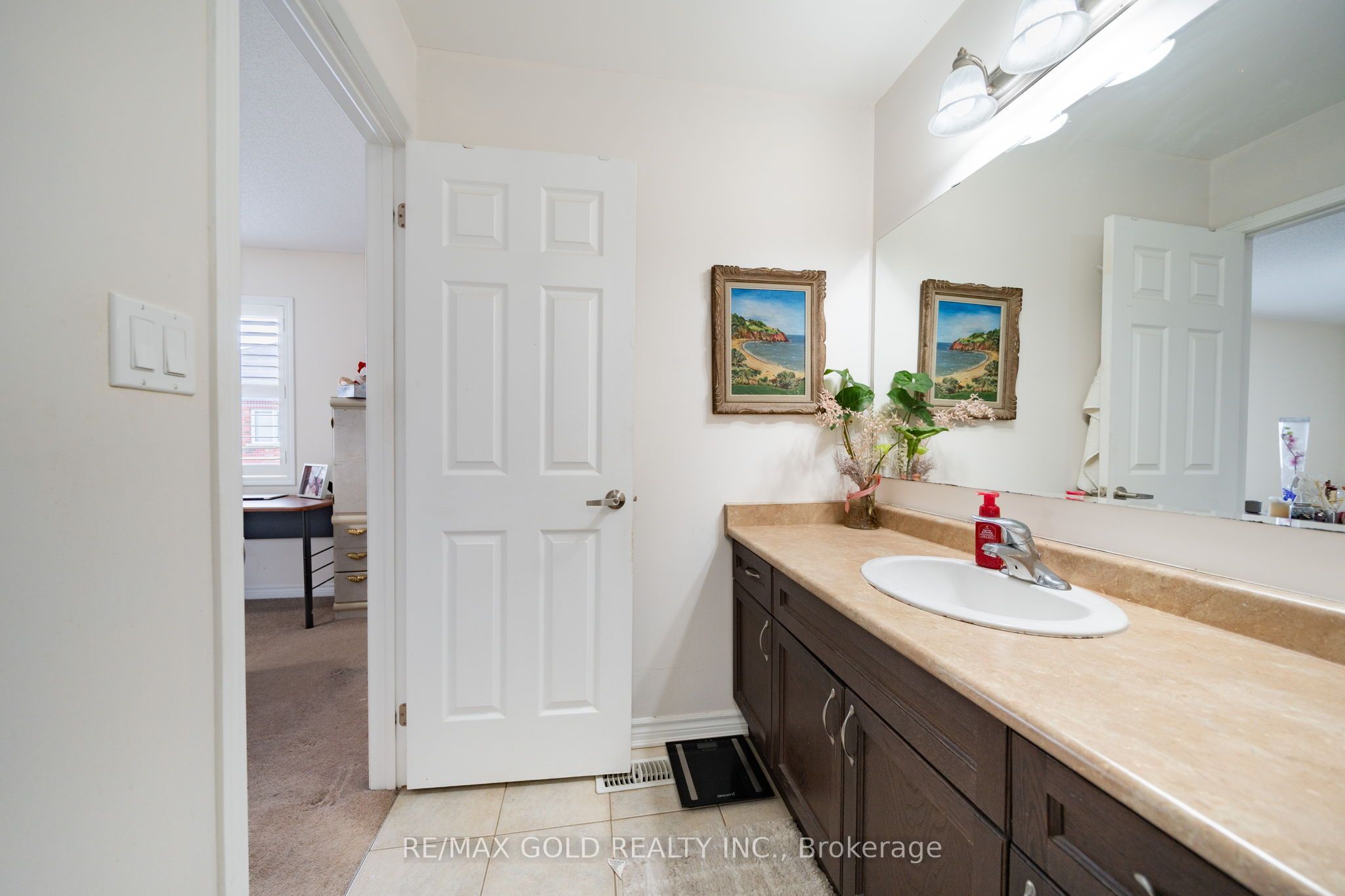 1552 Gainer Crescent Property Photo 27