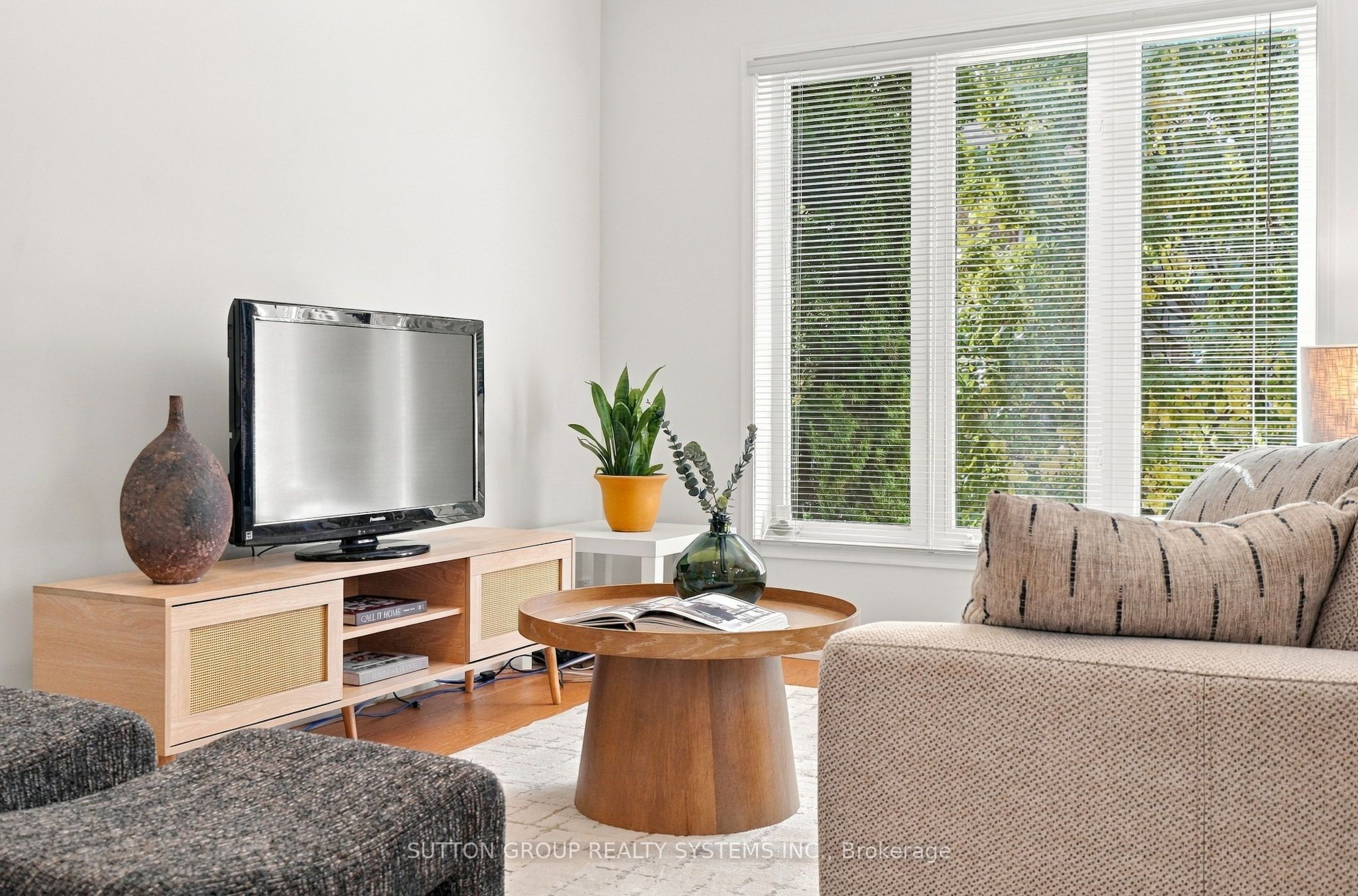 120 Tarragona Boulevard Property Photo 8