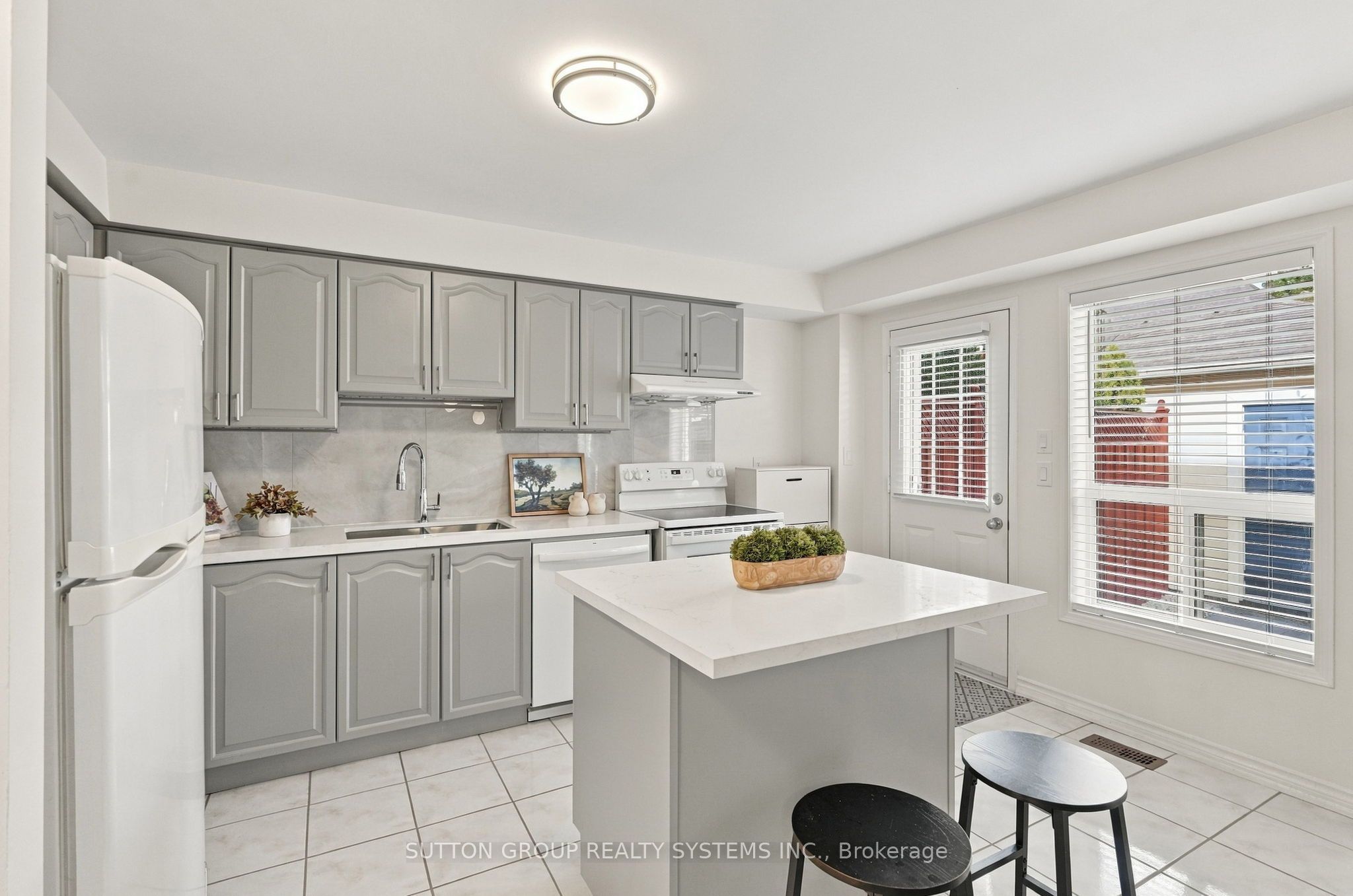 120 Tarragona Boulevard Property Photo 11