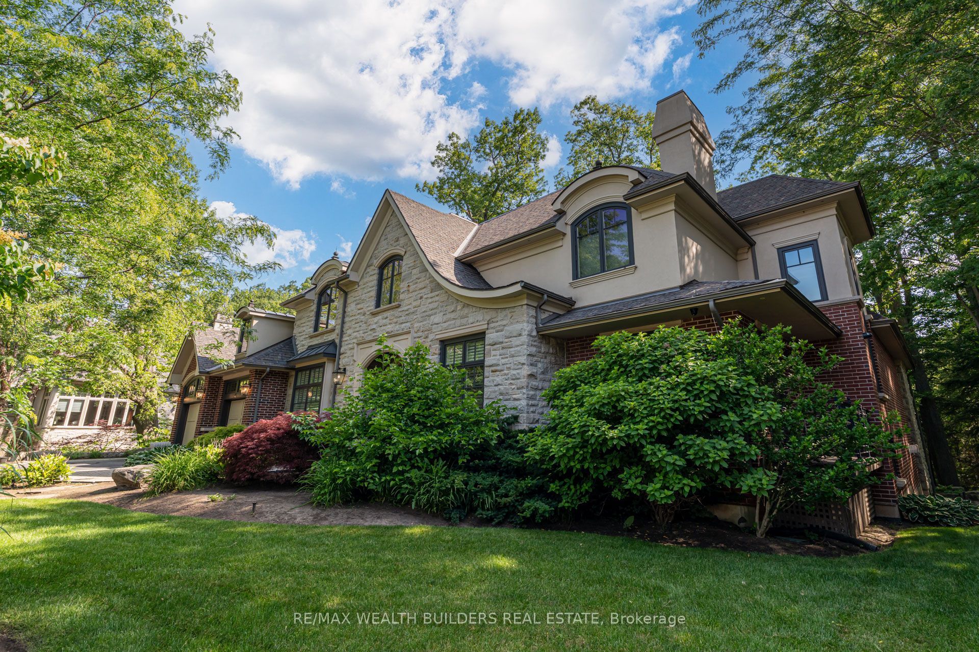45 Shorewood Place Property Photo 3