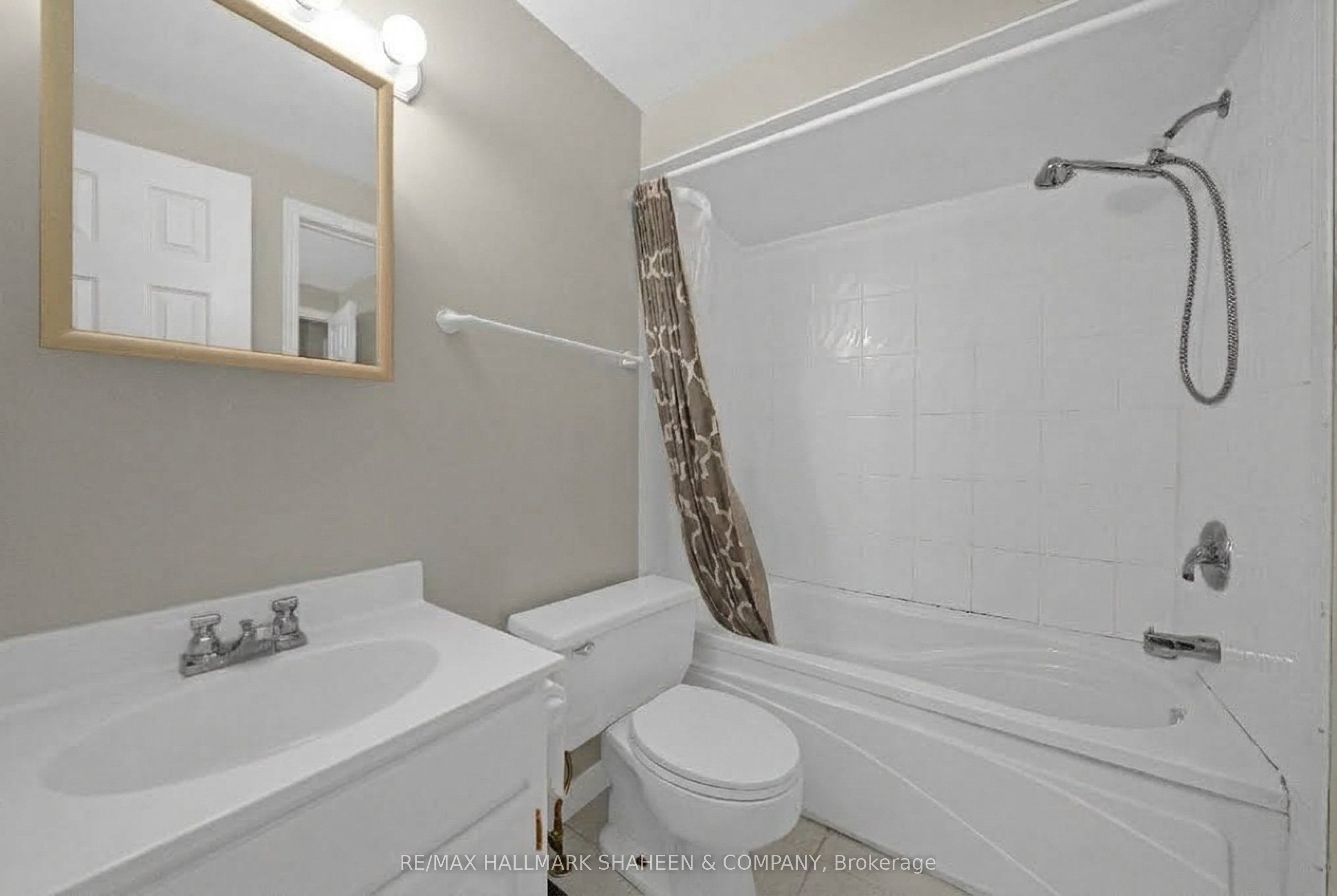 2238 Upper Middle Road 4 Property Photo 26
