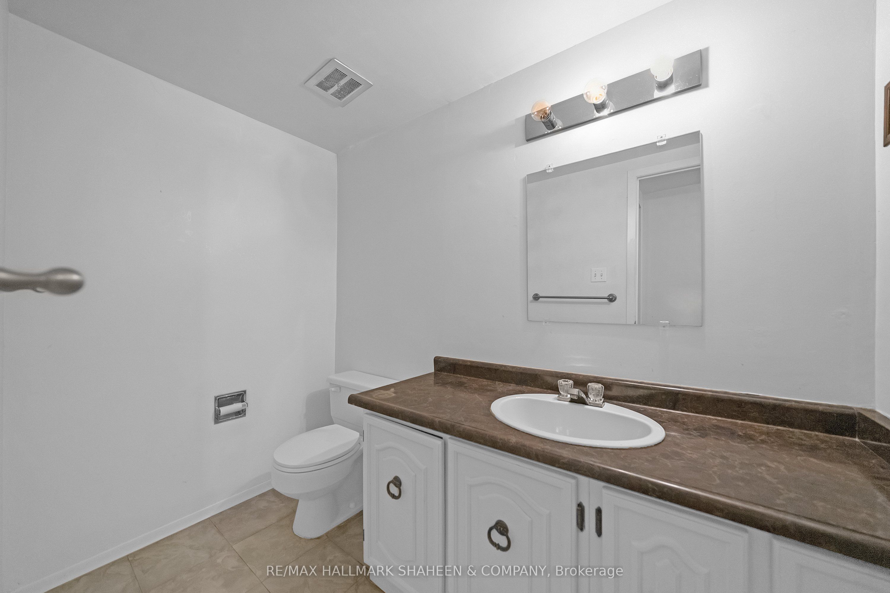 2238 Upper Middle Road 4 Property Photo 35