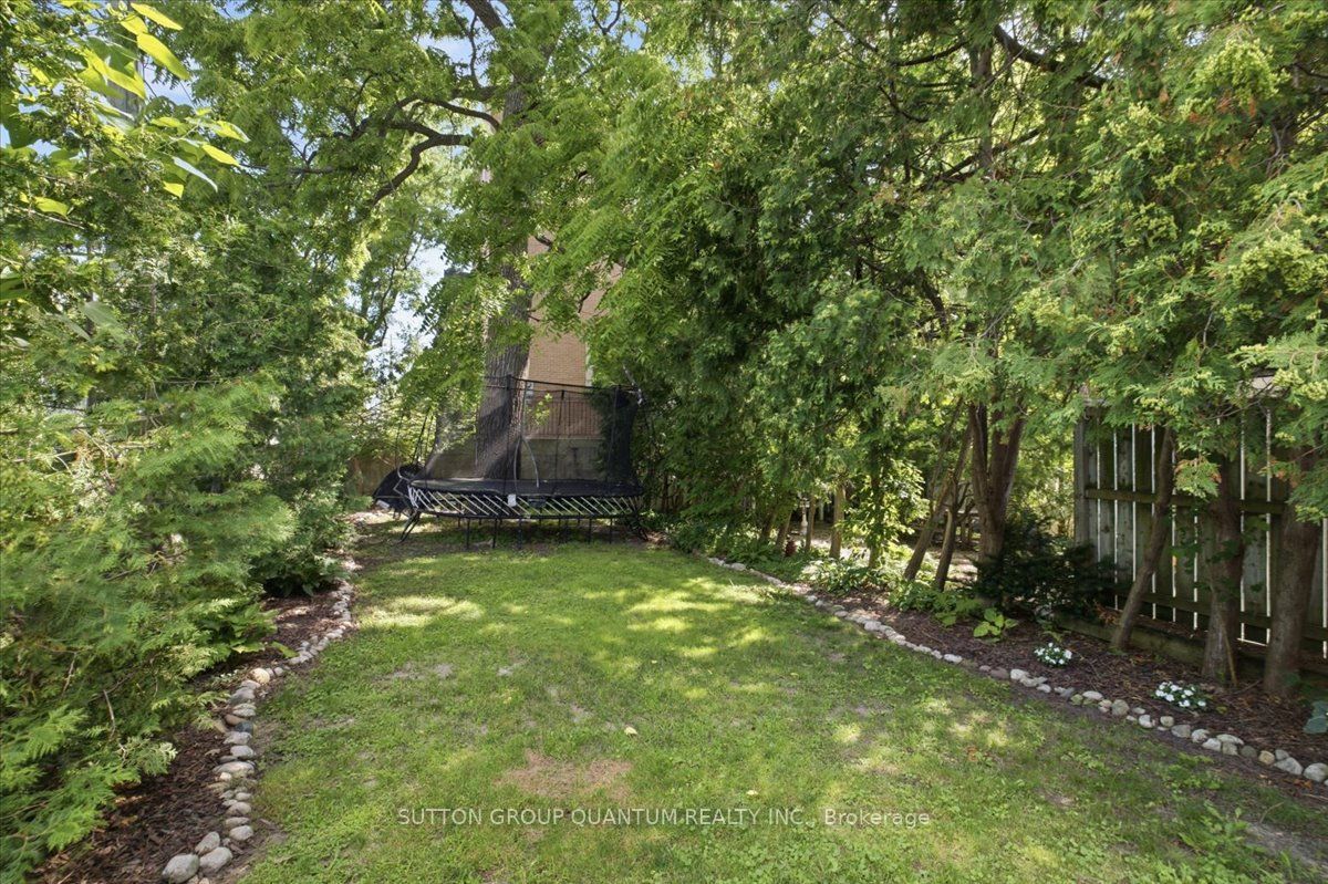 137 Chisholm Street Property Photo 45