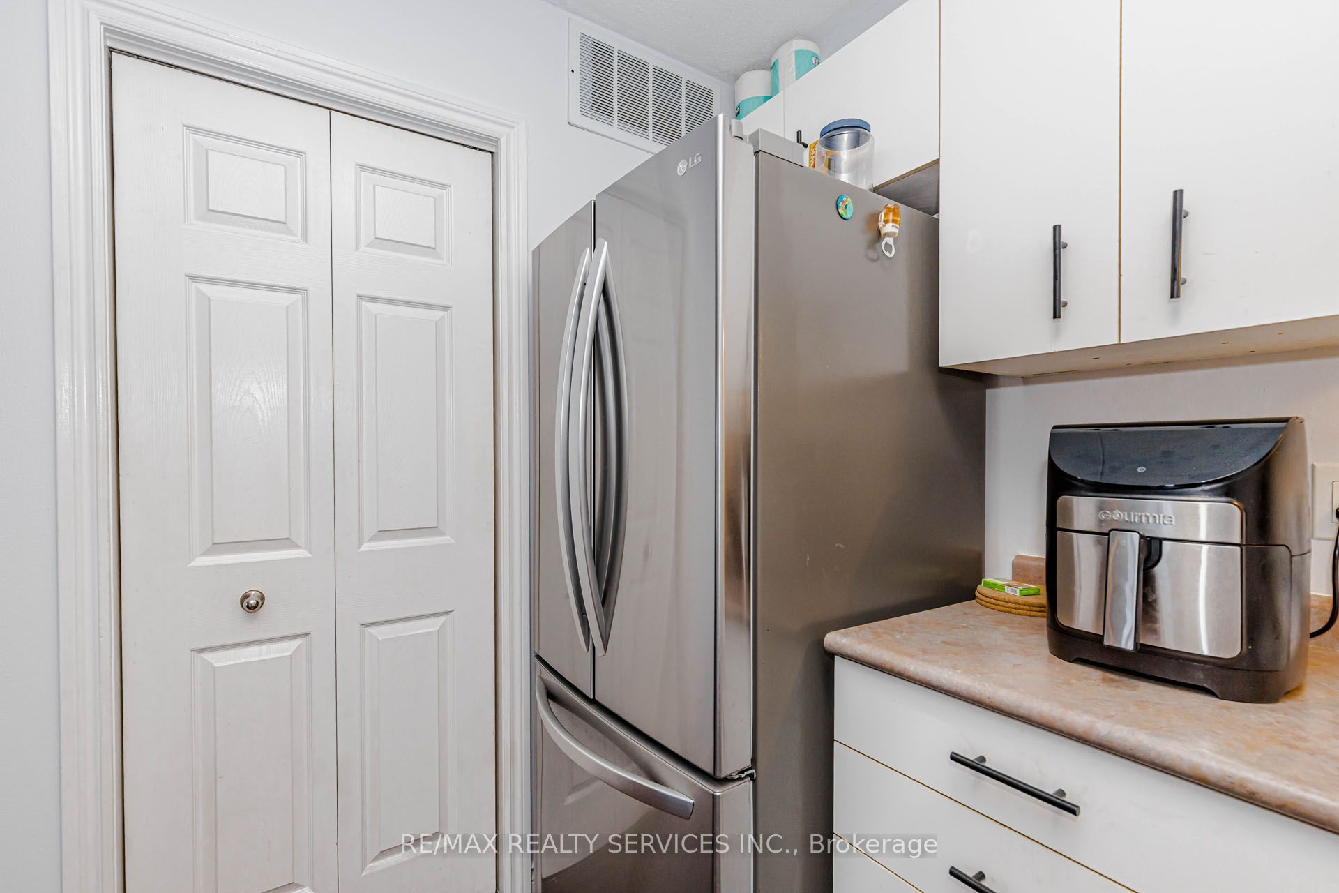 4005 Kilmer Drive 310 Property Photo 22