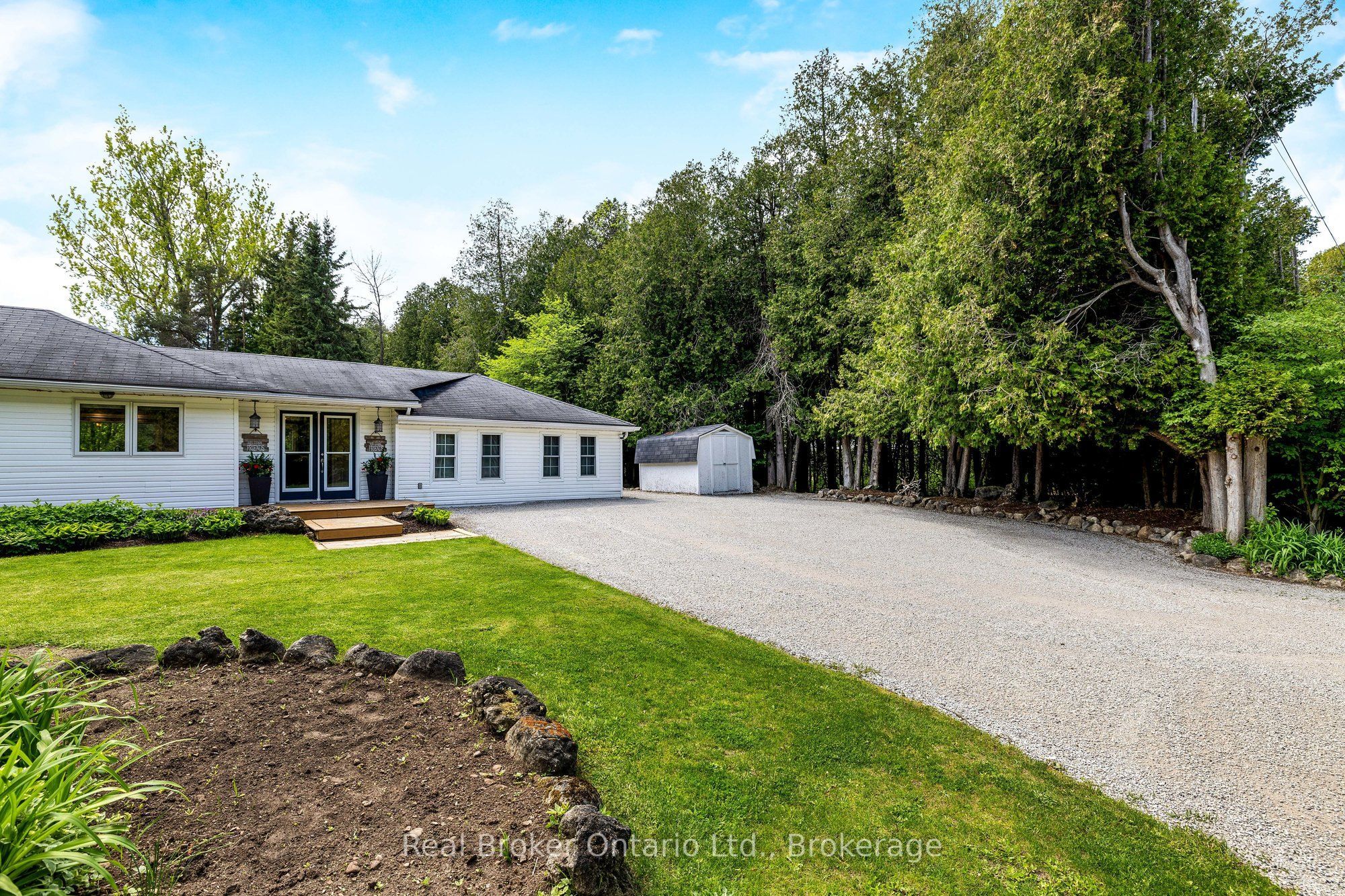 11170 Fifth Line Property Photo 3
