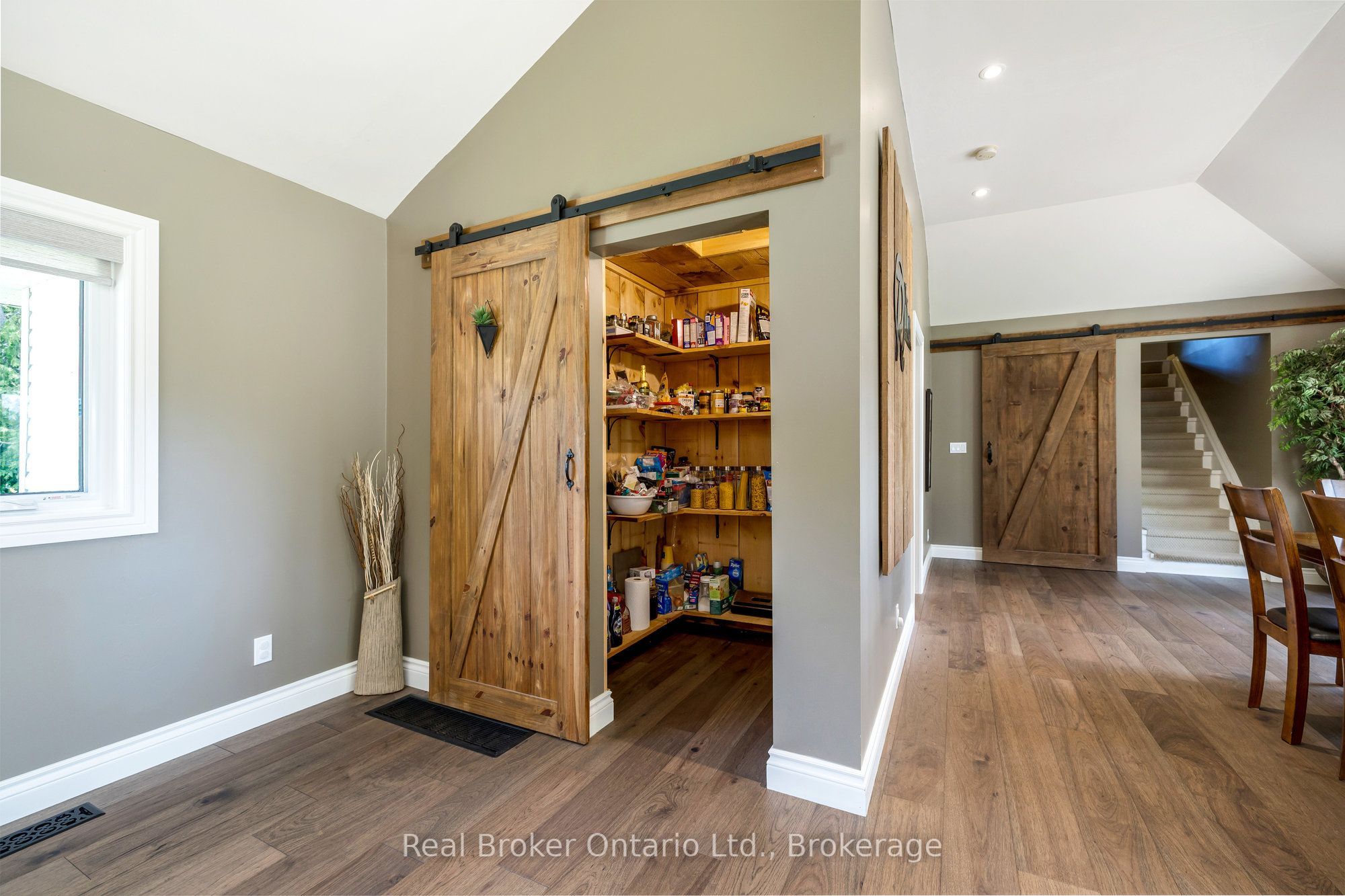 11170 Fifth Line Property Photo 10