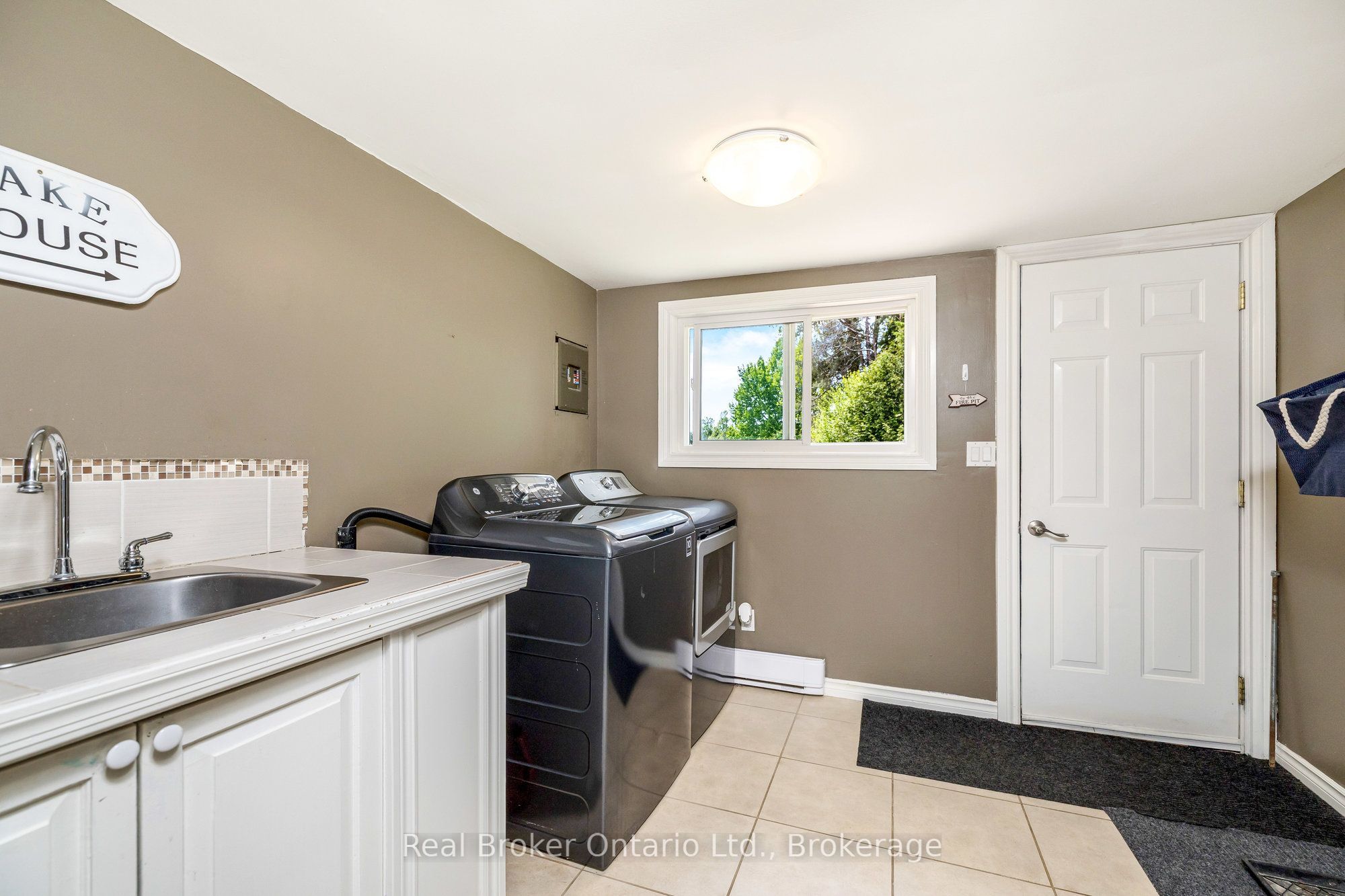 11170 Fifth Line Property Photo 16
