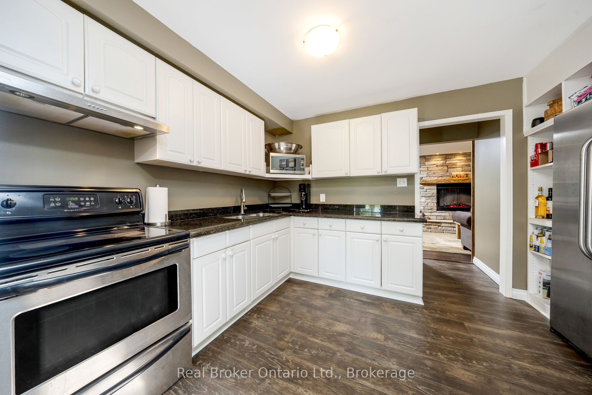 11170 Fifth Line Property Photo 20