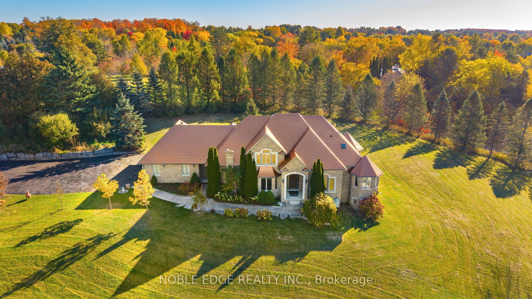 7 Walton Drive