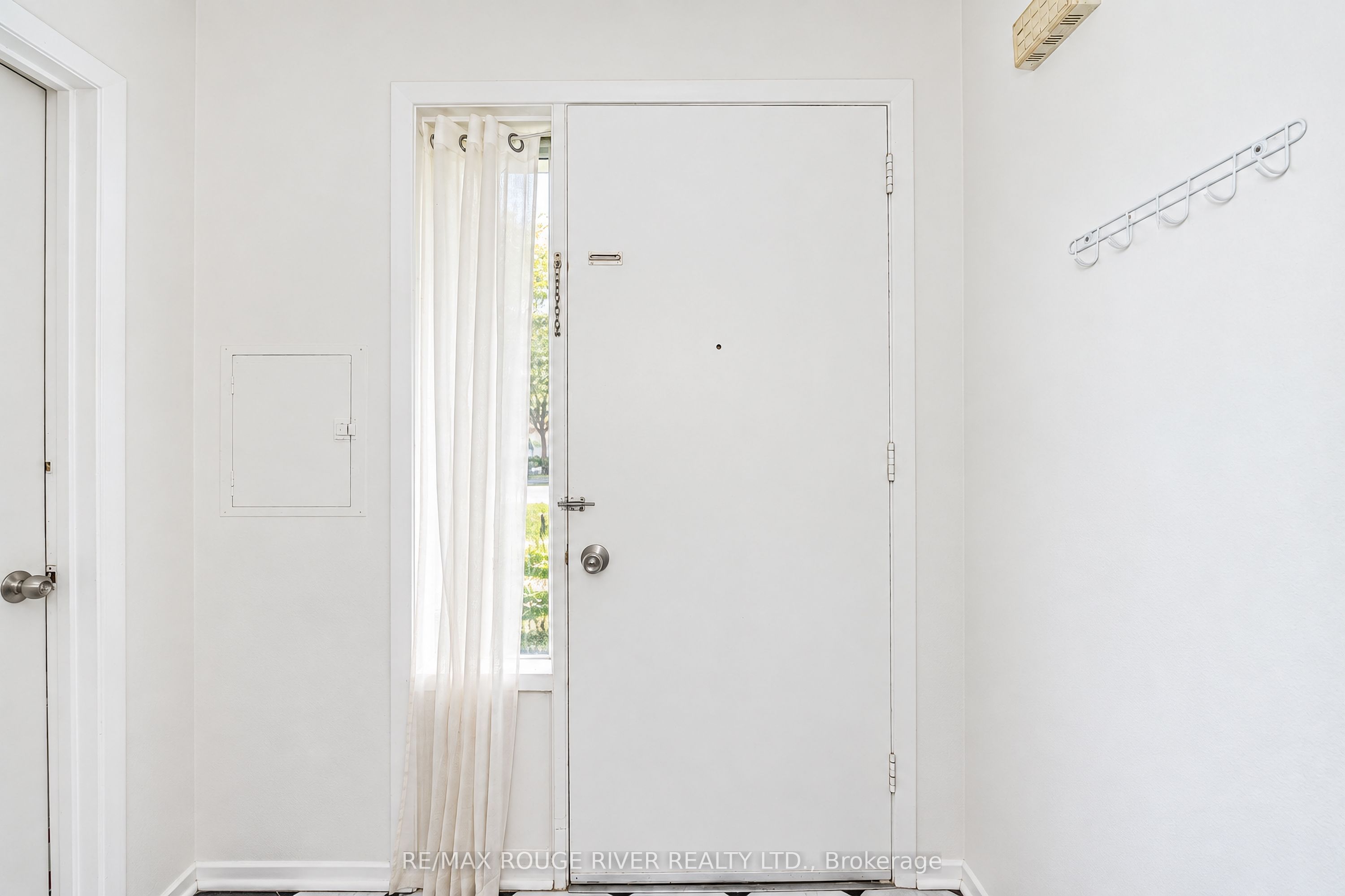 9 Gosford Boulevard 3 Property Photo 4