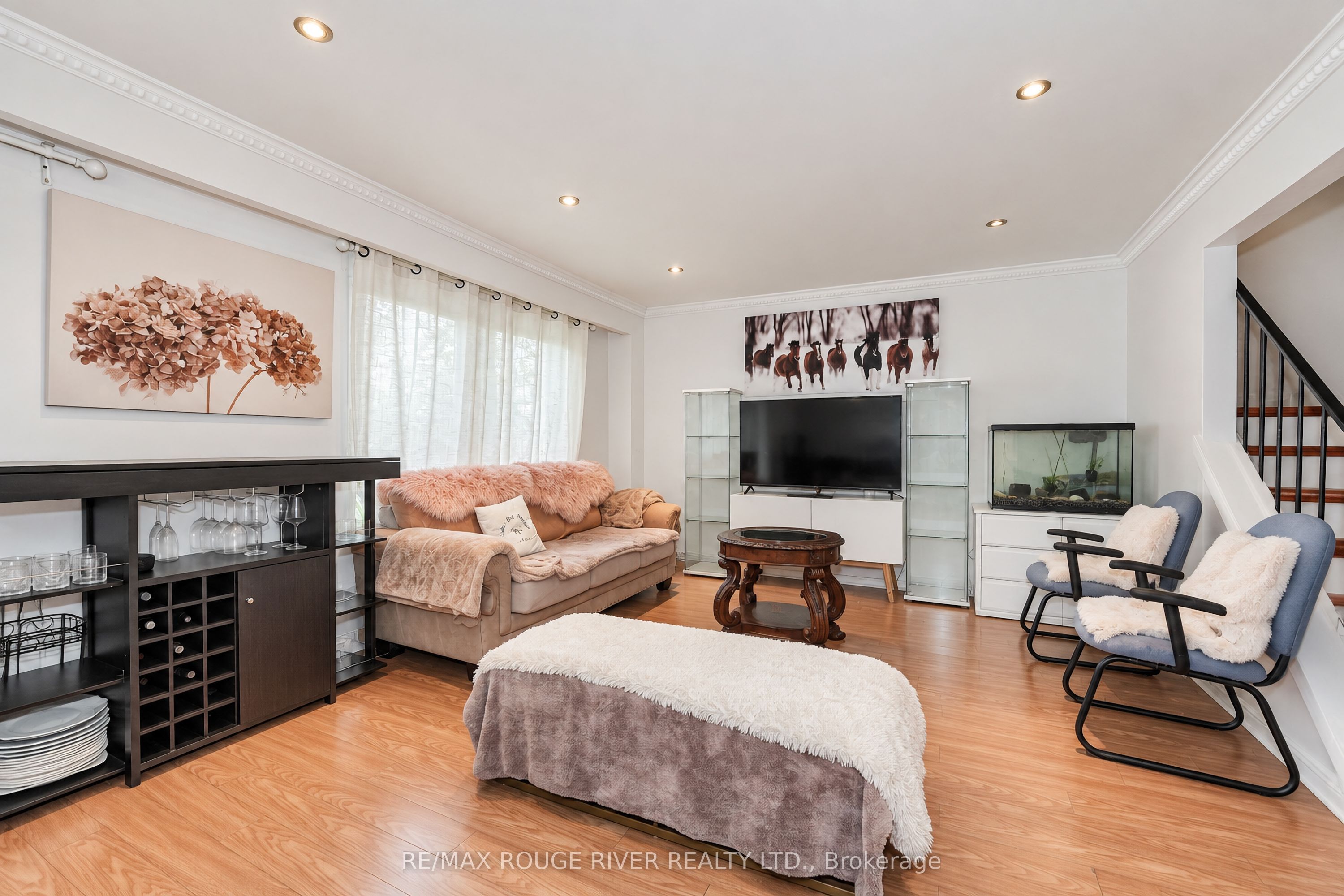 9 Gosford Boulevard 3 Property Photo 10