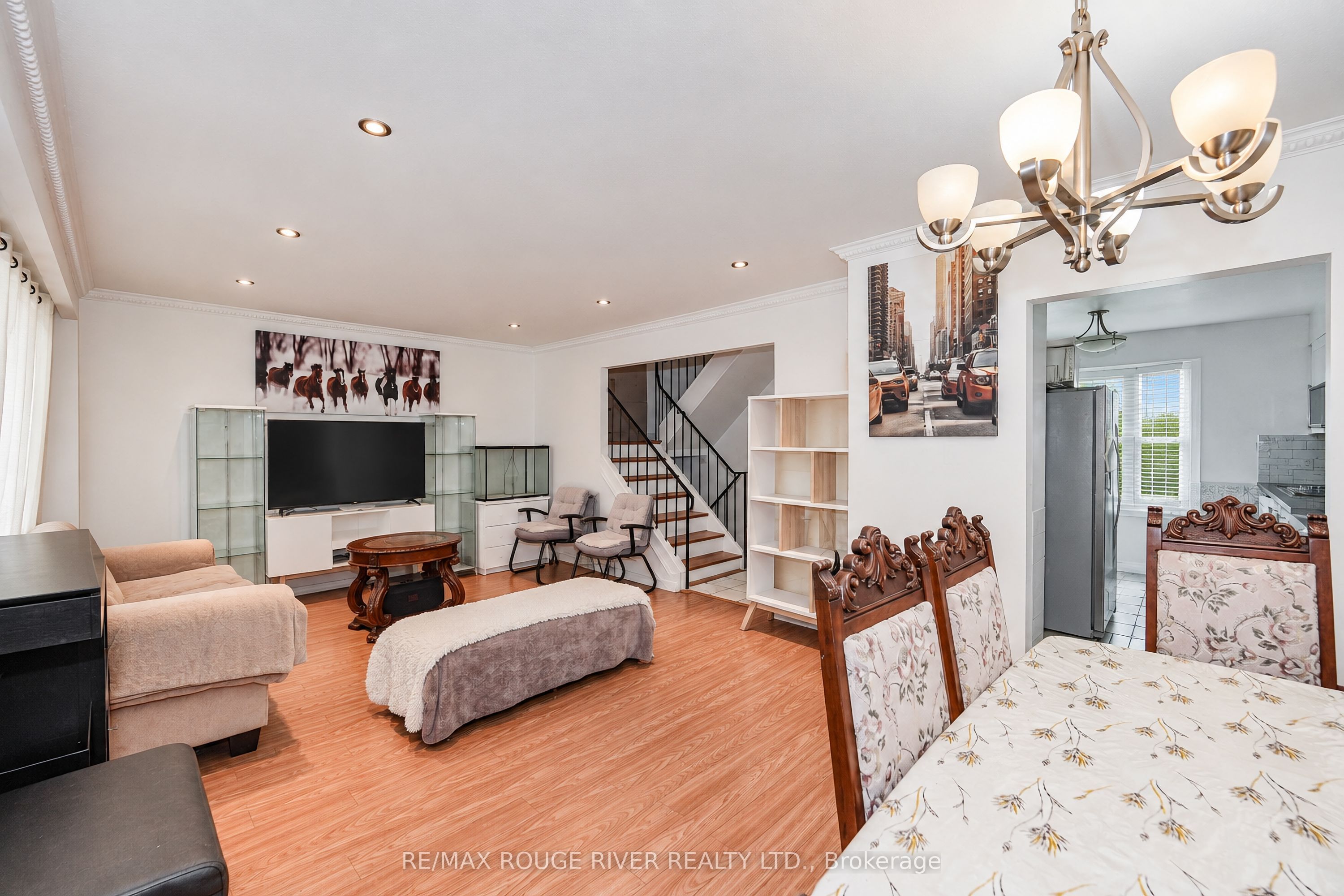 9 Gosford Boulevard 3 Property Photo 12