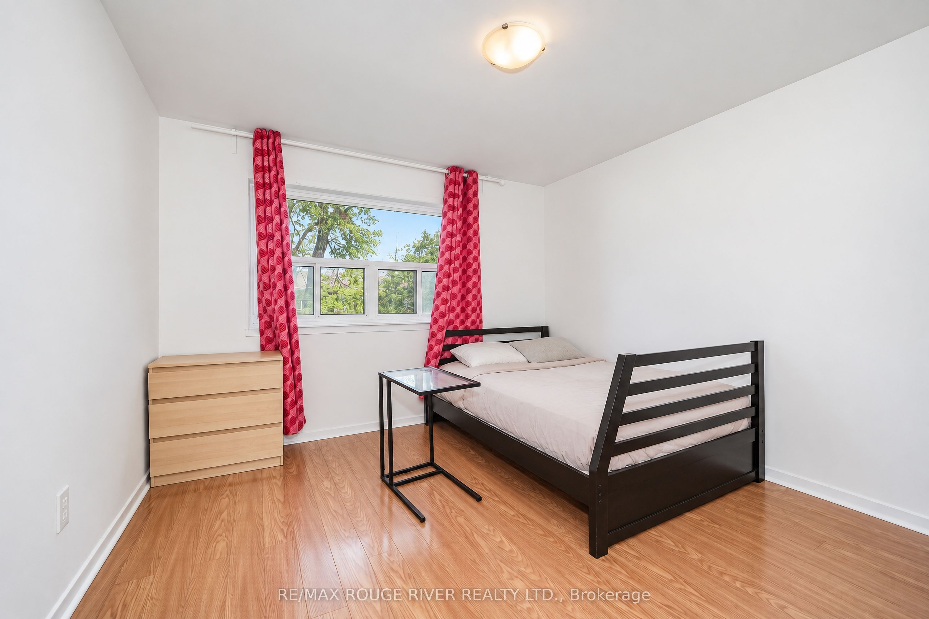 9 Gosford Boulevard 3 Property Photo 15