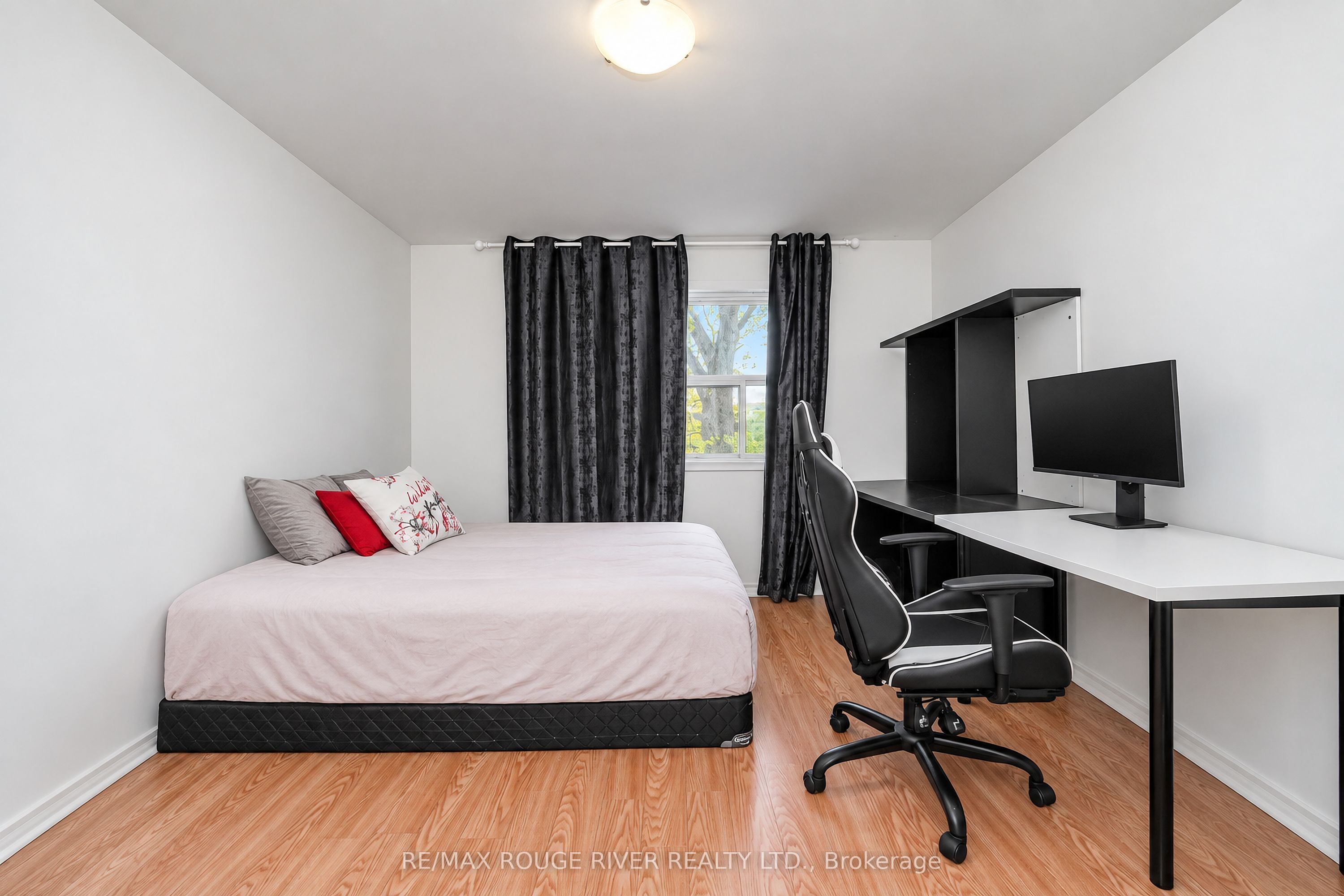 9 Gosford Boulevard 3 Property Photo 17