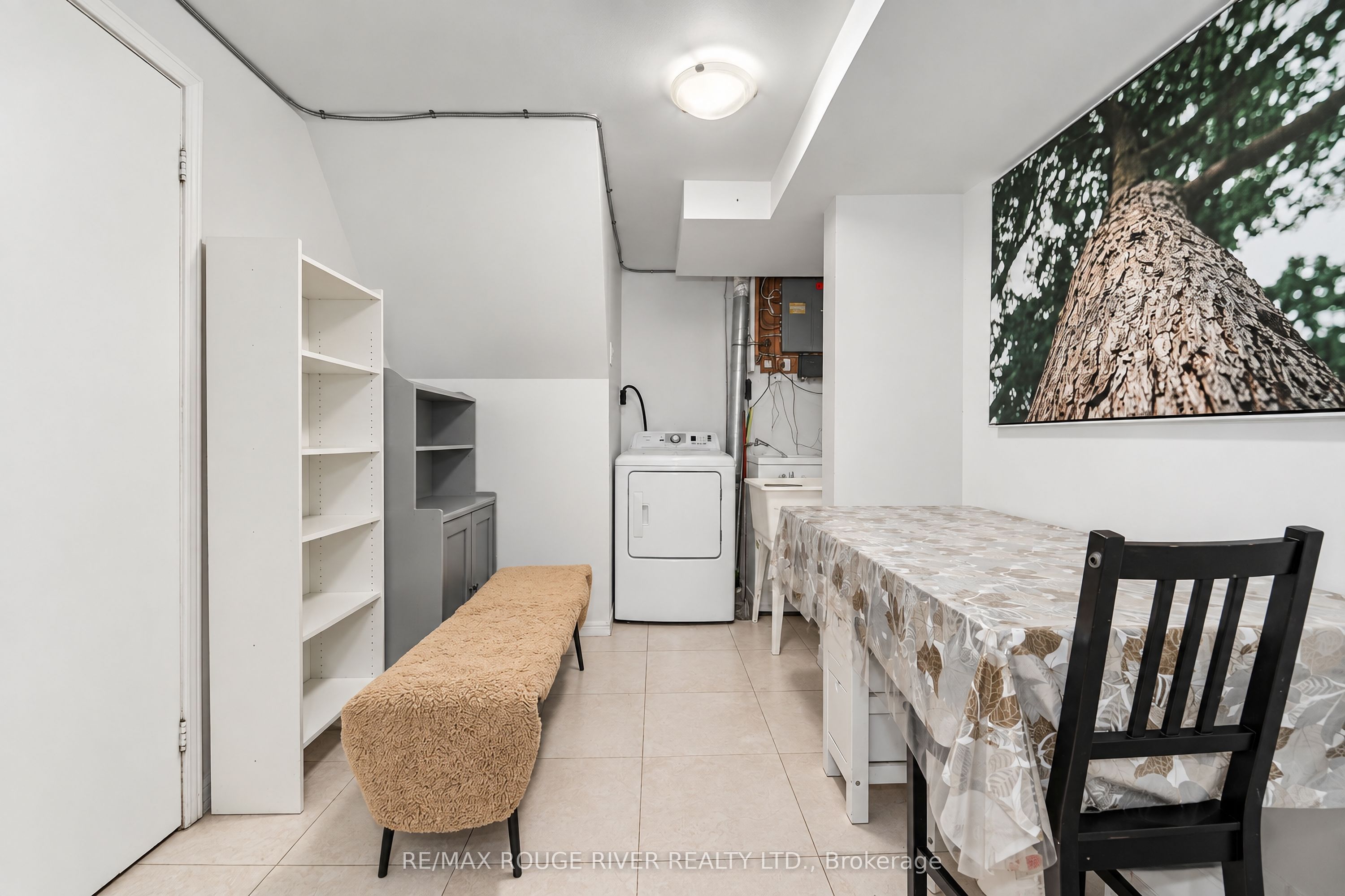 9 Gosford Boulevard 3 Property Photo 19