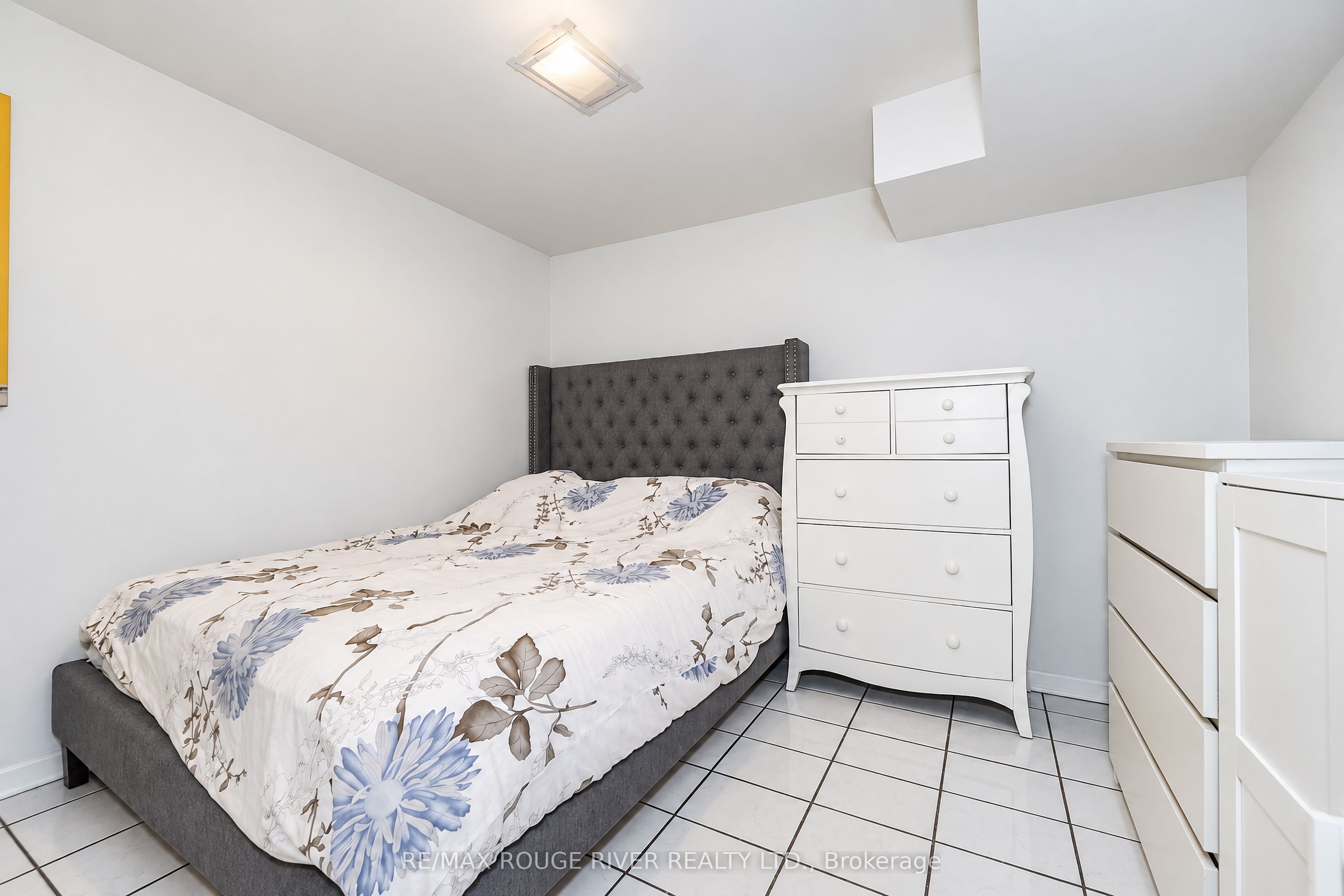 9 Gosford Boulevard 3 Property Photo 22