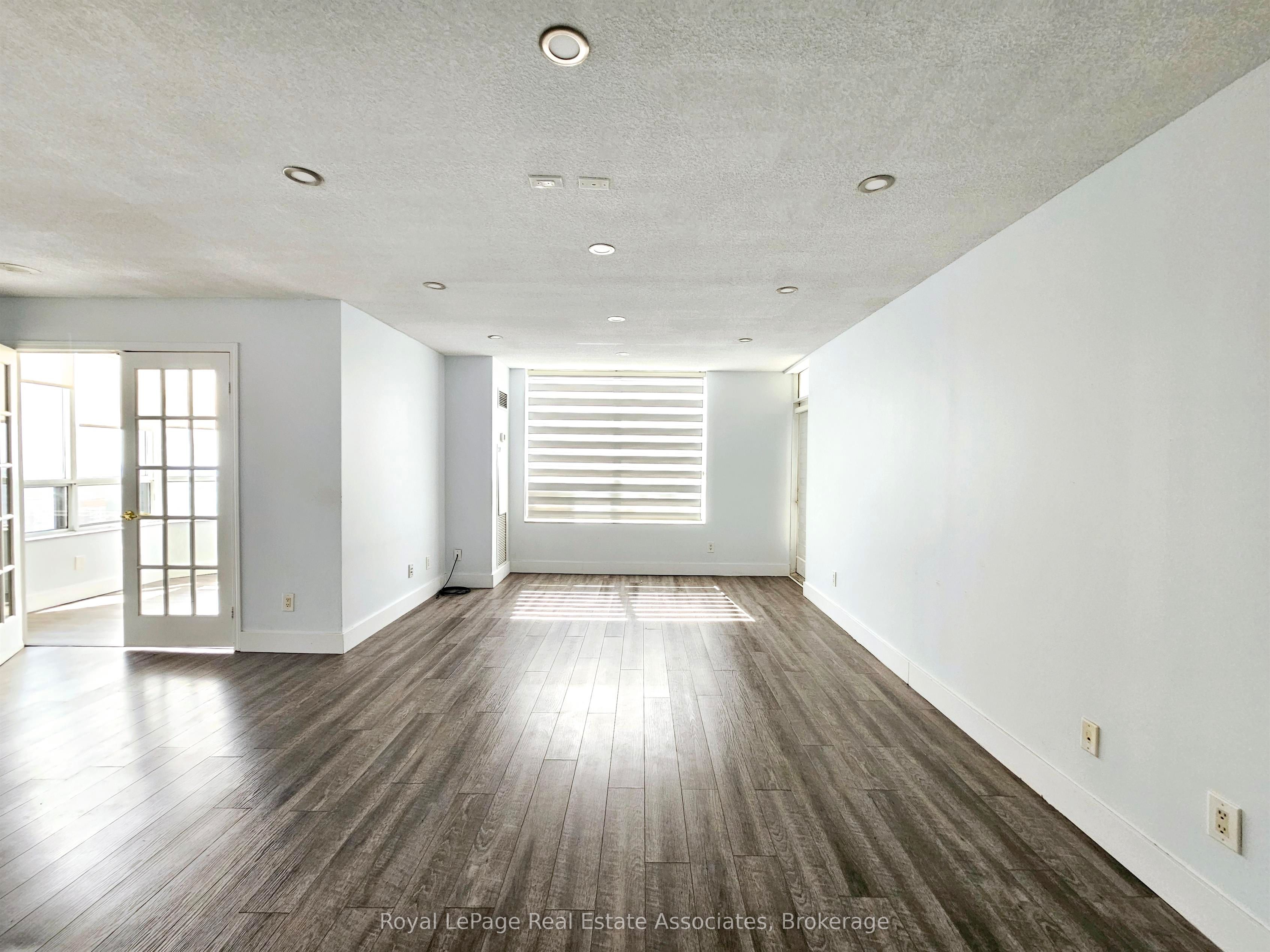 25 Kingsbridge Garden Circle 2425 Property Photo 1