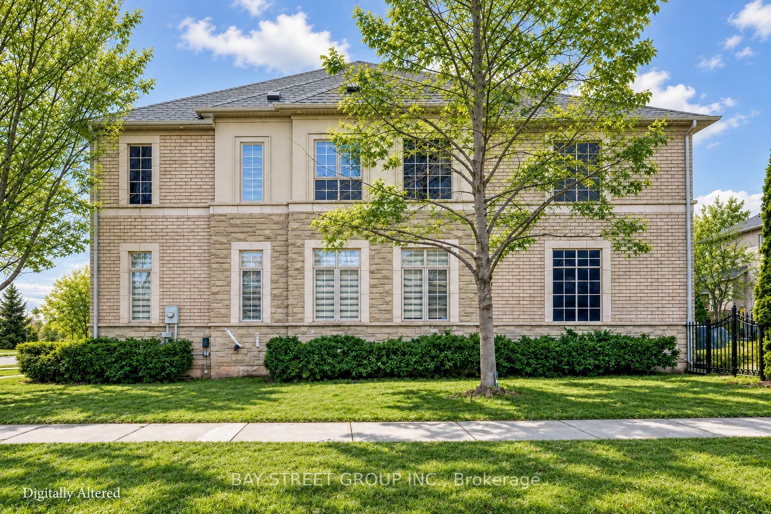 1087 Kestell Boulevard N Property Photo 4