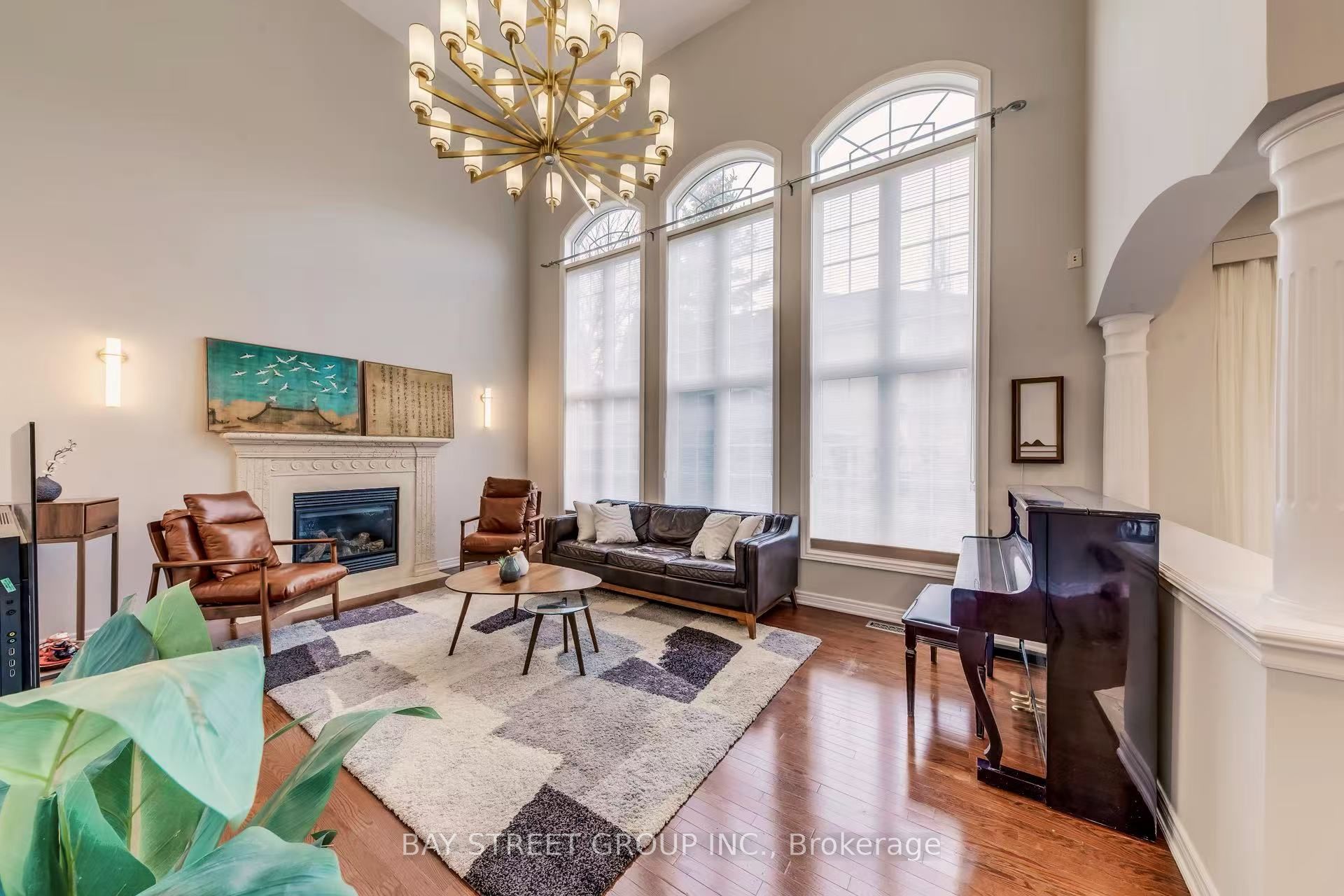 1087 Kestell Boulevard N Property Photo 13